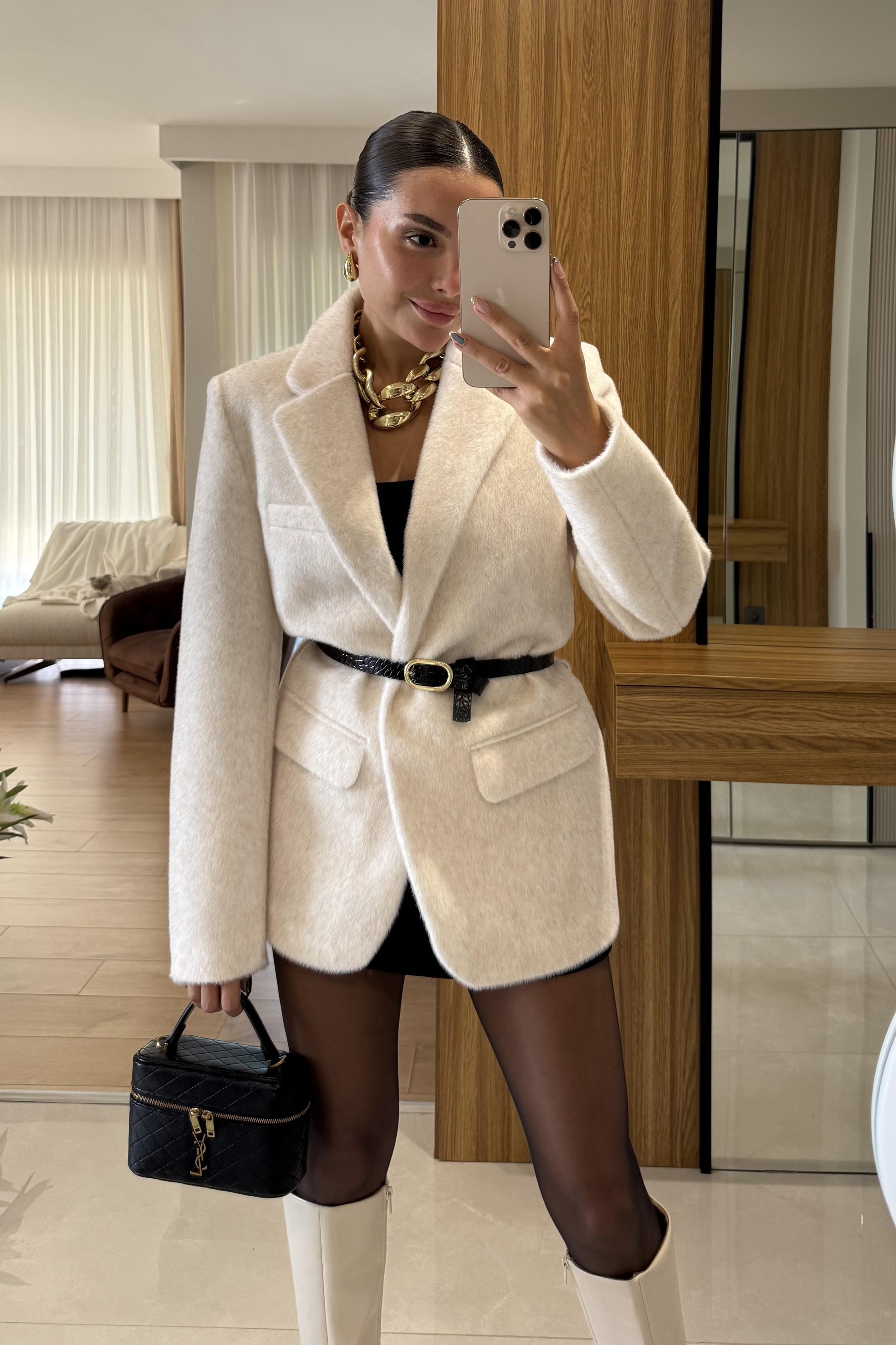 Aisha Krem Dokulu Premium Kemerli Blazer