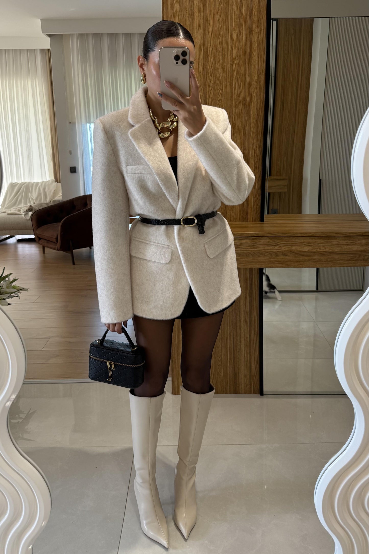 Aisha Krem Dokulu Premium Kemerli Blazer