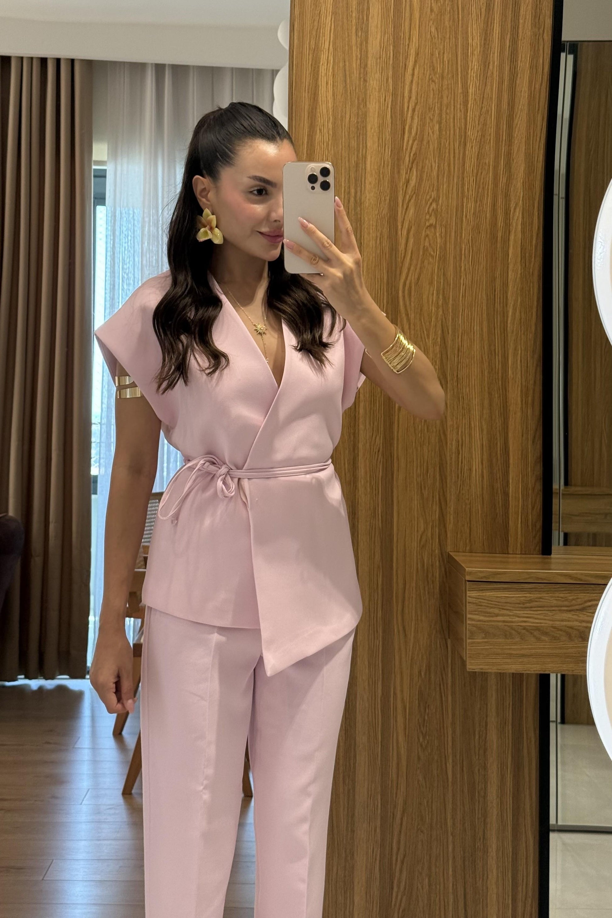 Alenya Şeker Pembe Yelekli Kuşaklı Takım
