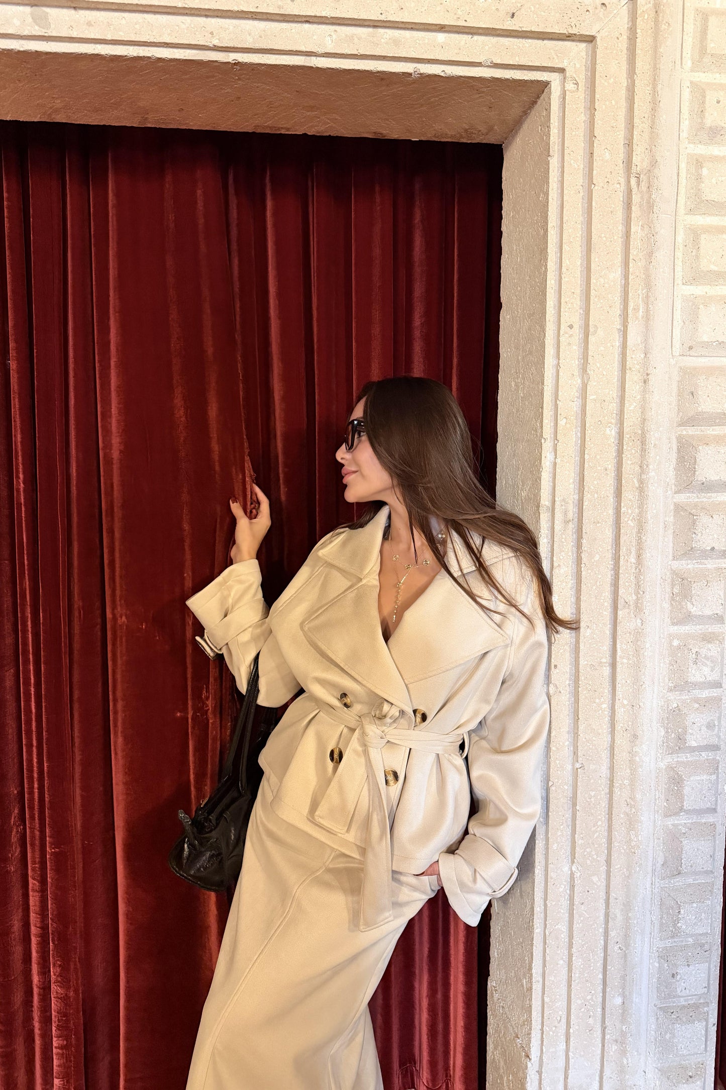 Almia Krem Etekli Süet Takım