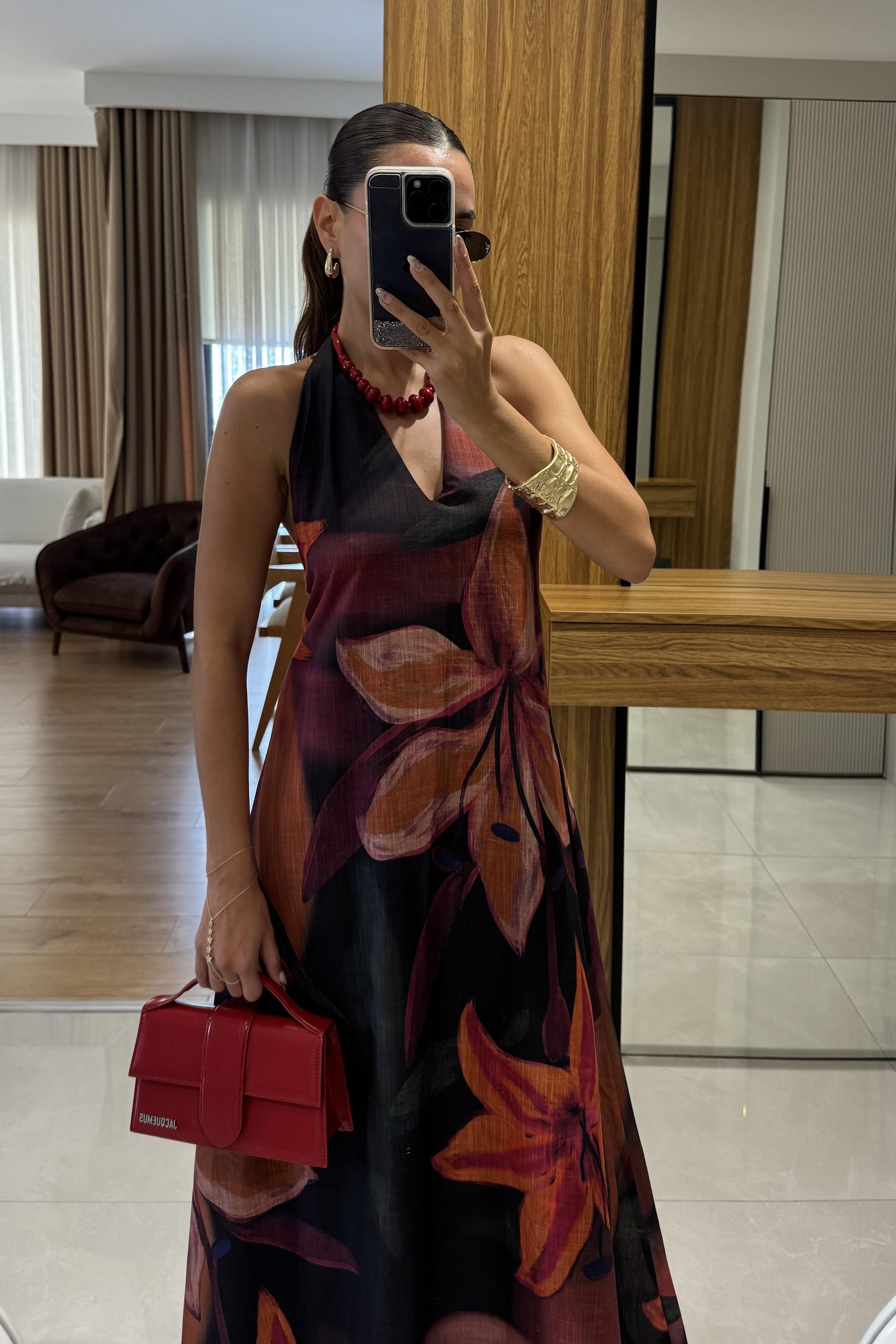 Angola Sırt Dekolteli Büyük Çiçek Desenli Siyah Maxi Elbise