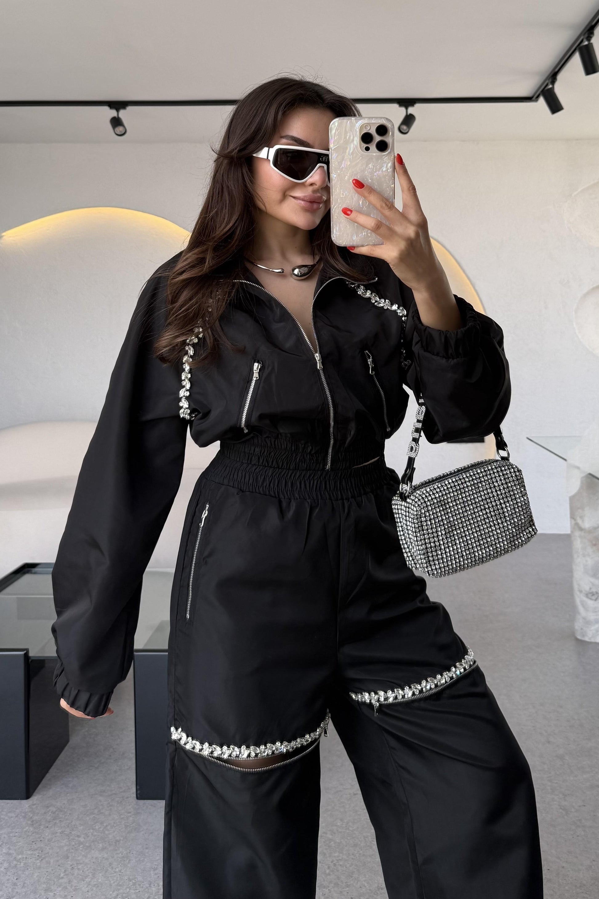 Antonie Siyah Taş Detaylı Tasarım Paraşüt Takım