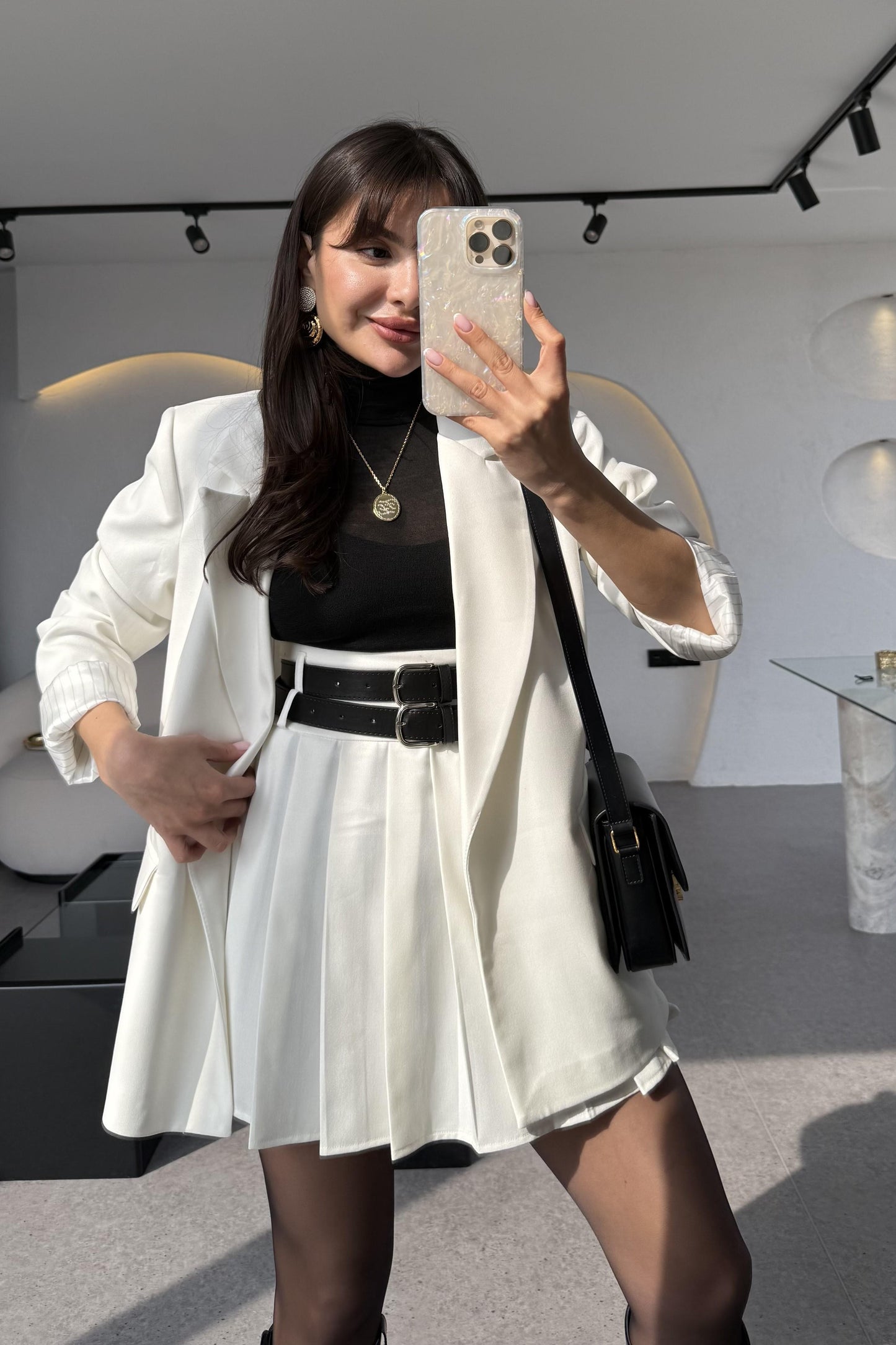 Armendo Beyaz Poliviskon Blazer Ceket