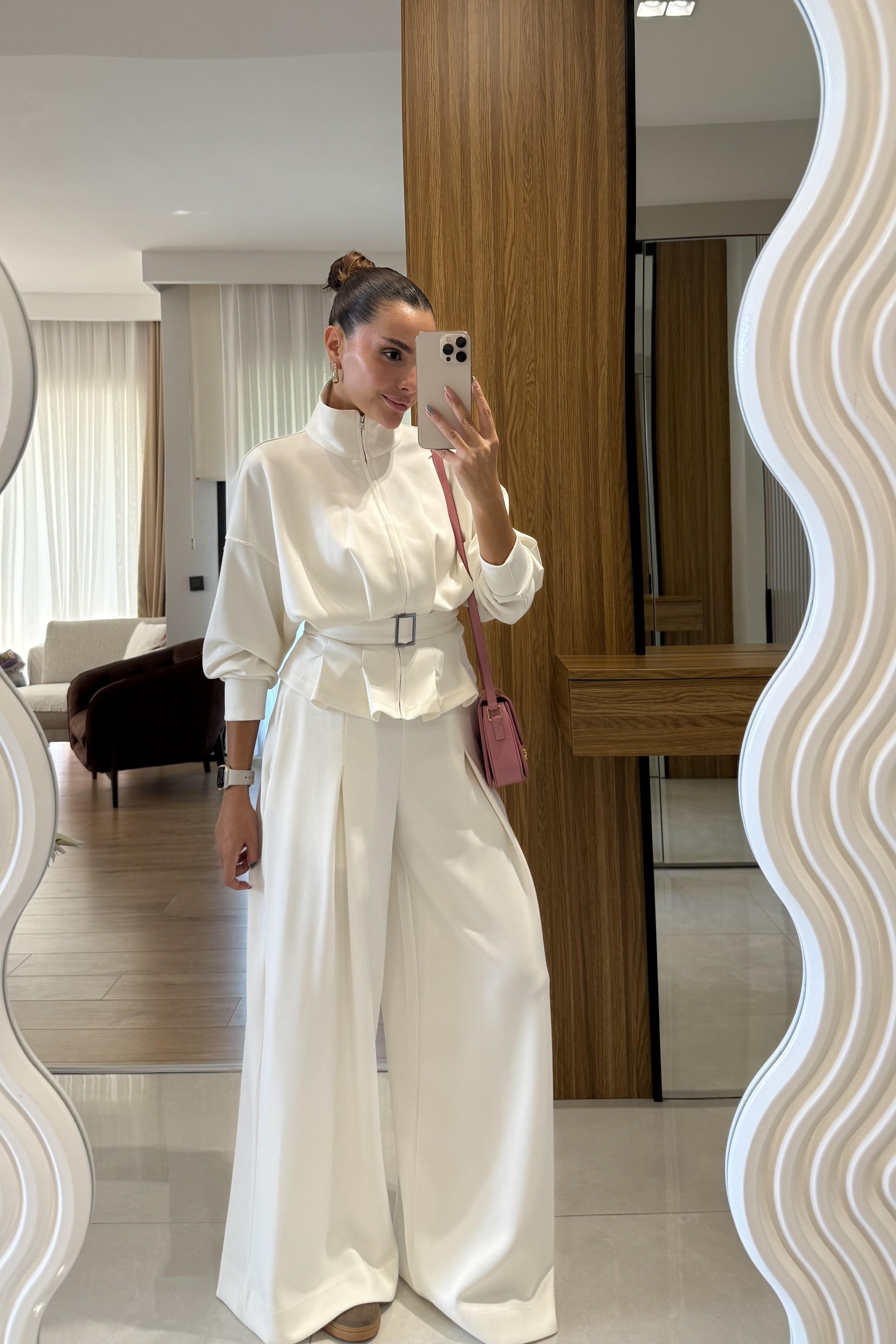 Avery Beyaz Kemer Detaylı Geniş Paça Modal Takım