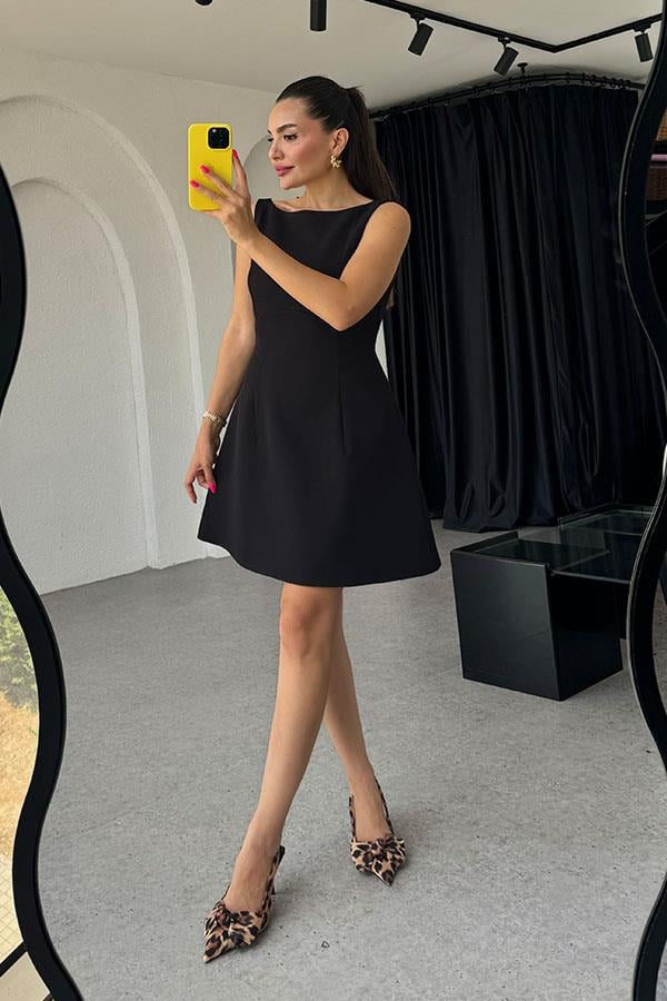 Avia Sırt Dekolteli Mini Elbise-Siyah