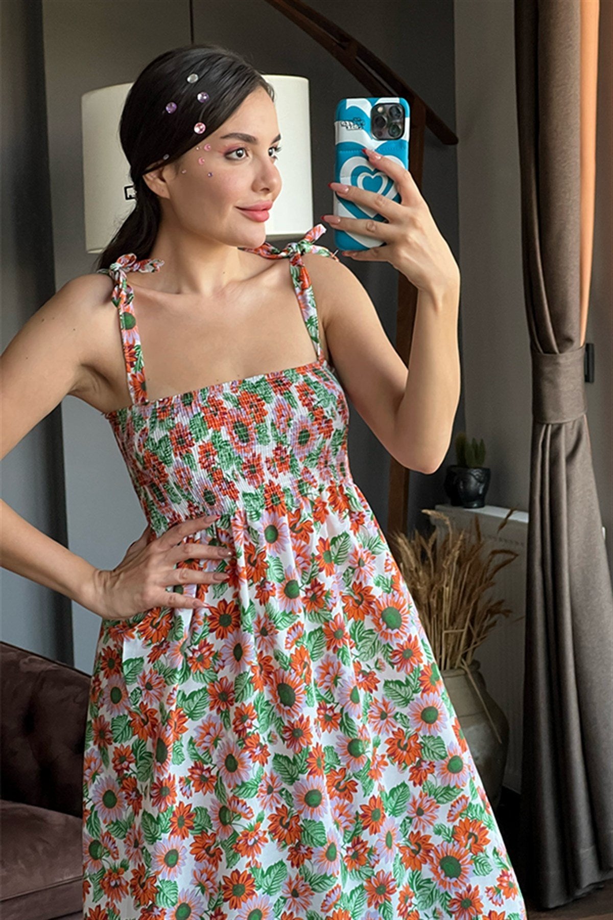 Ayçiçeği desenli gipeli çiçekli elbise