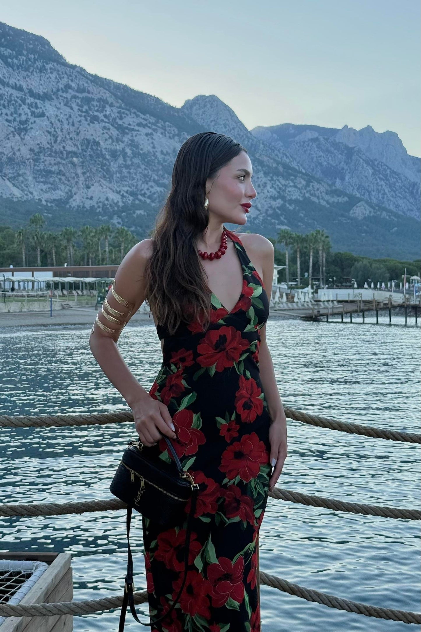 Bahama Kırmızı Güllü Sırt Dekolteli Elbise