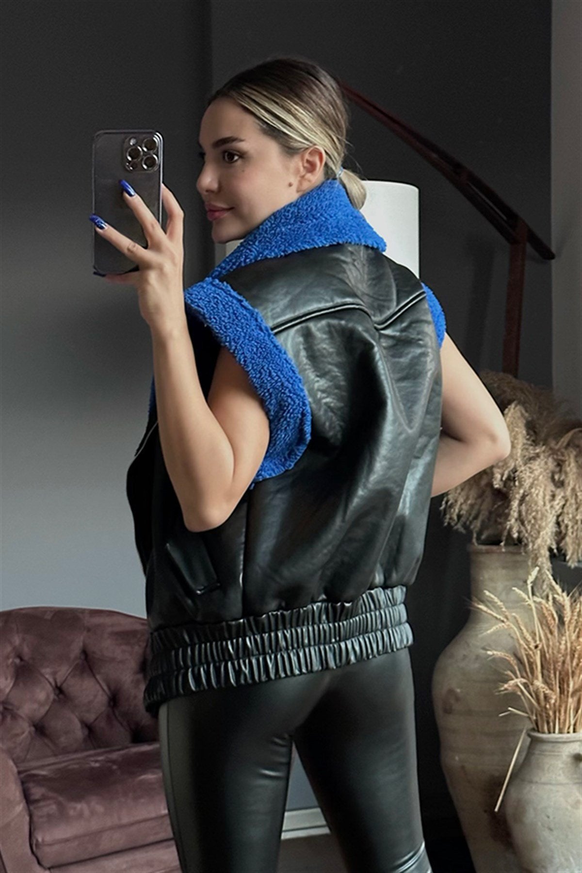 Bel gipeli kürk detaylı deri yelek - Saks mavi