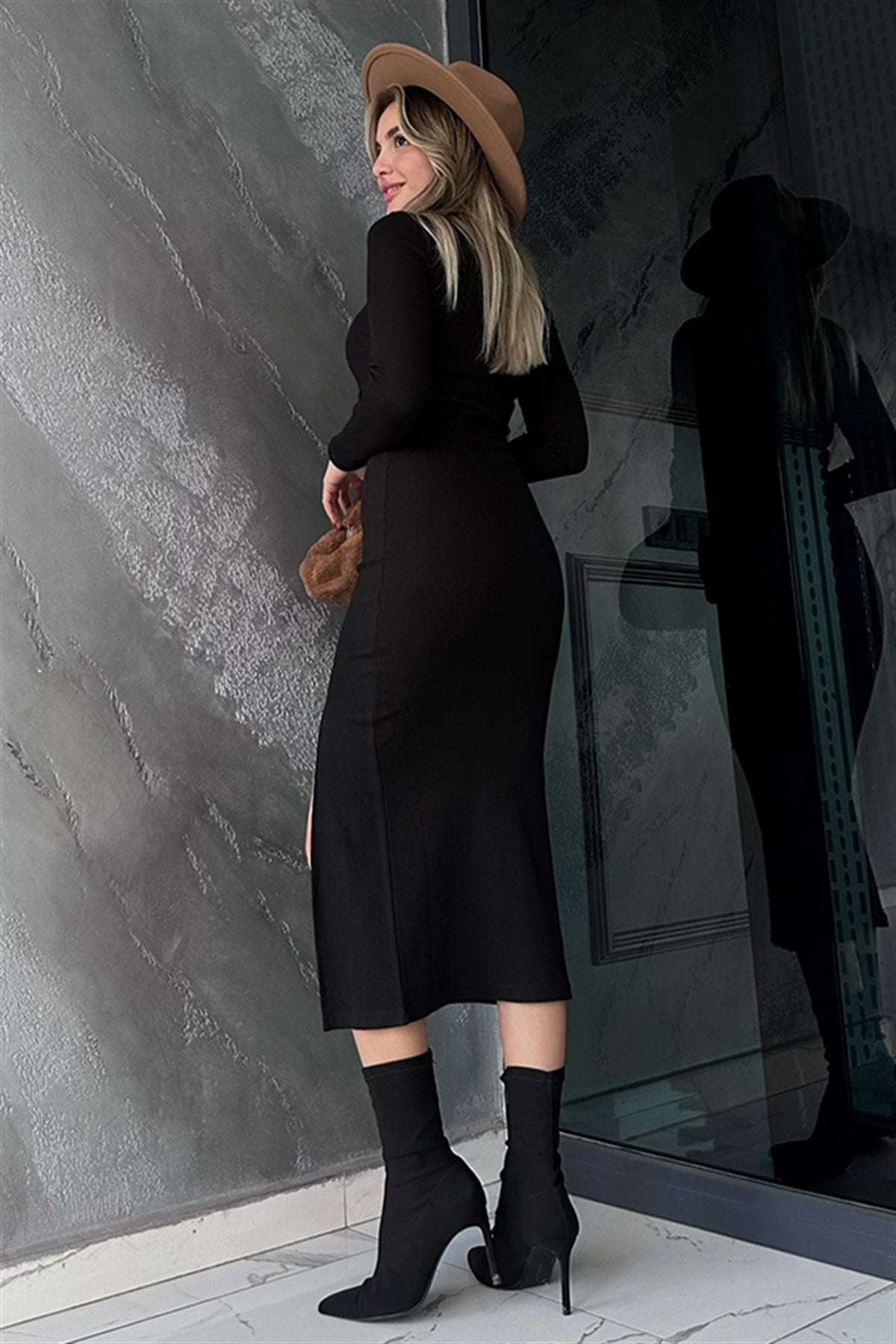 Bellas yırtmaçlı siyah elbise