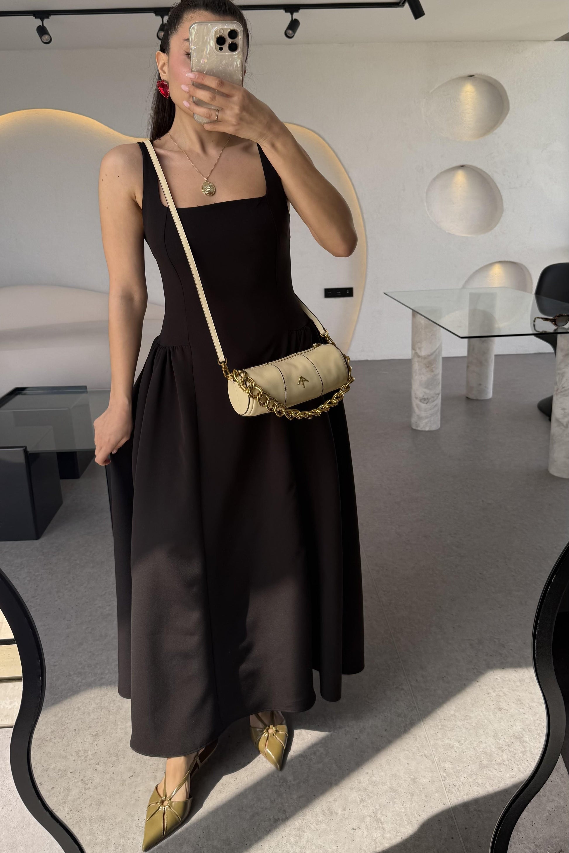 Bengonia Siyah Kare Yaka Elbise