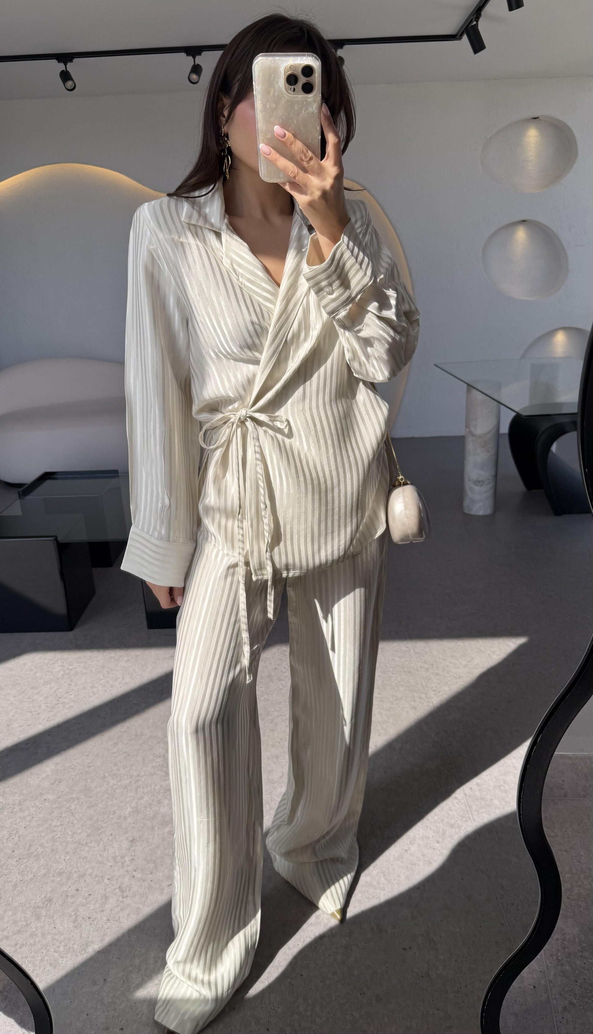 Bethani Ekru Vatkalı Şeritli Saten Dokulu Takım