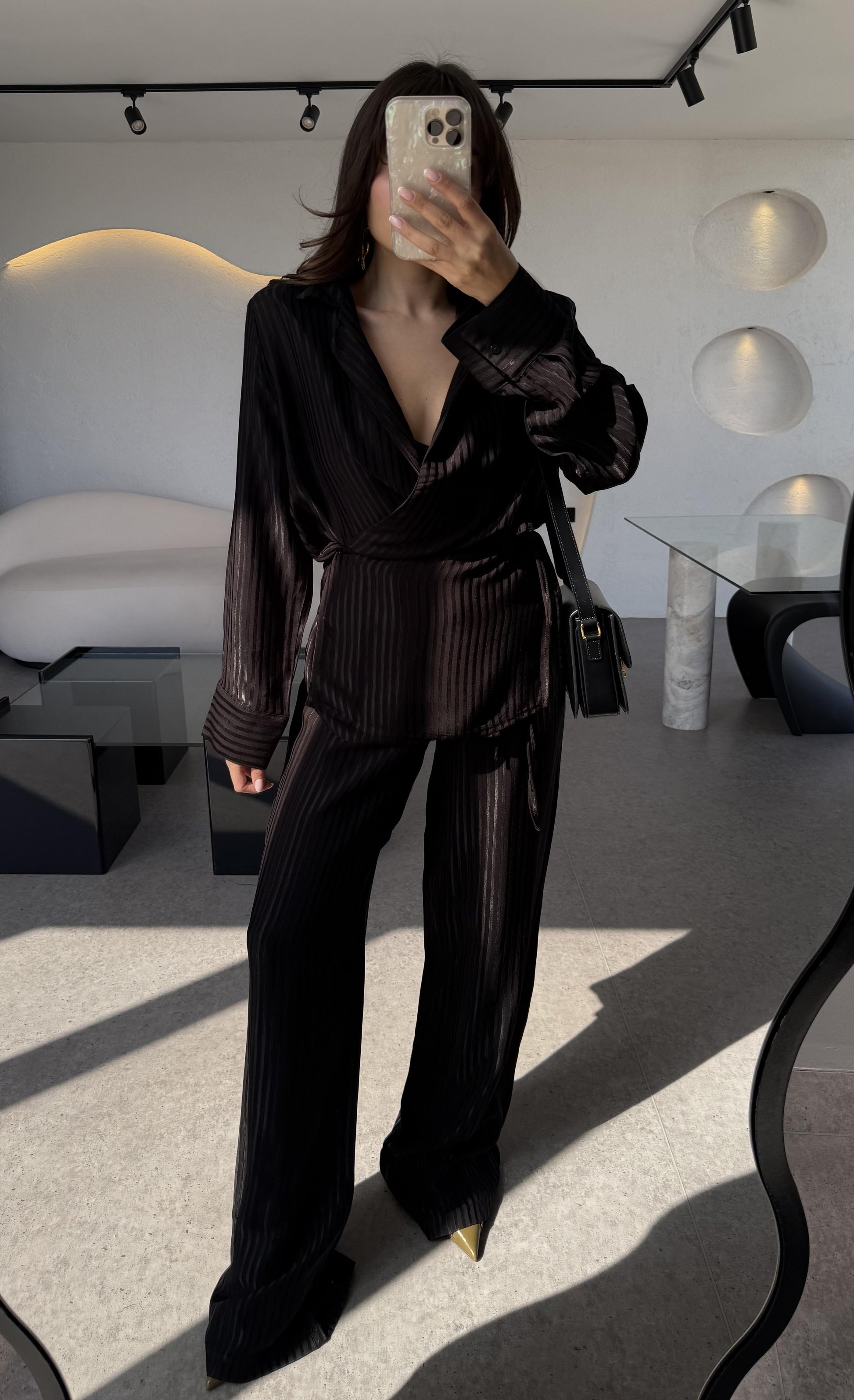 Bethani Siyah Vatkalı Şeritli Saten Dokulu Takım