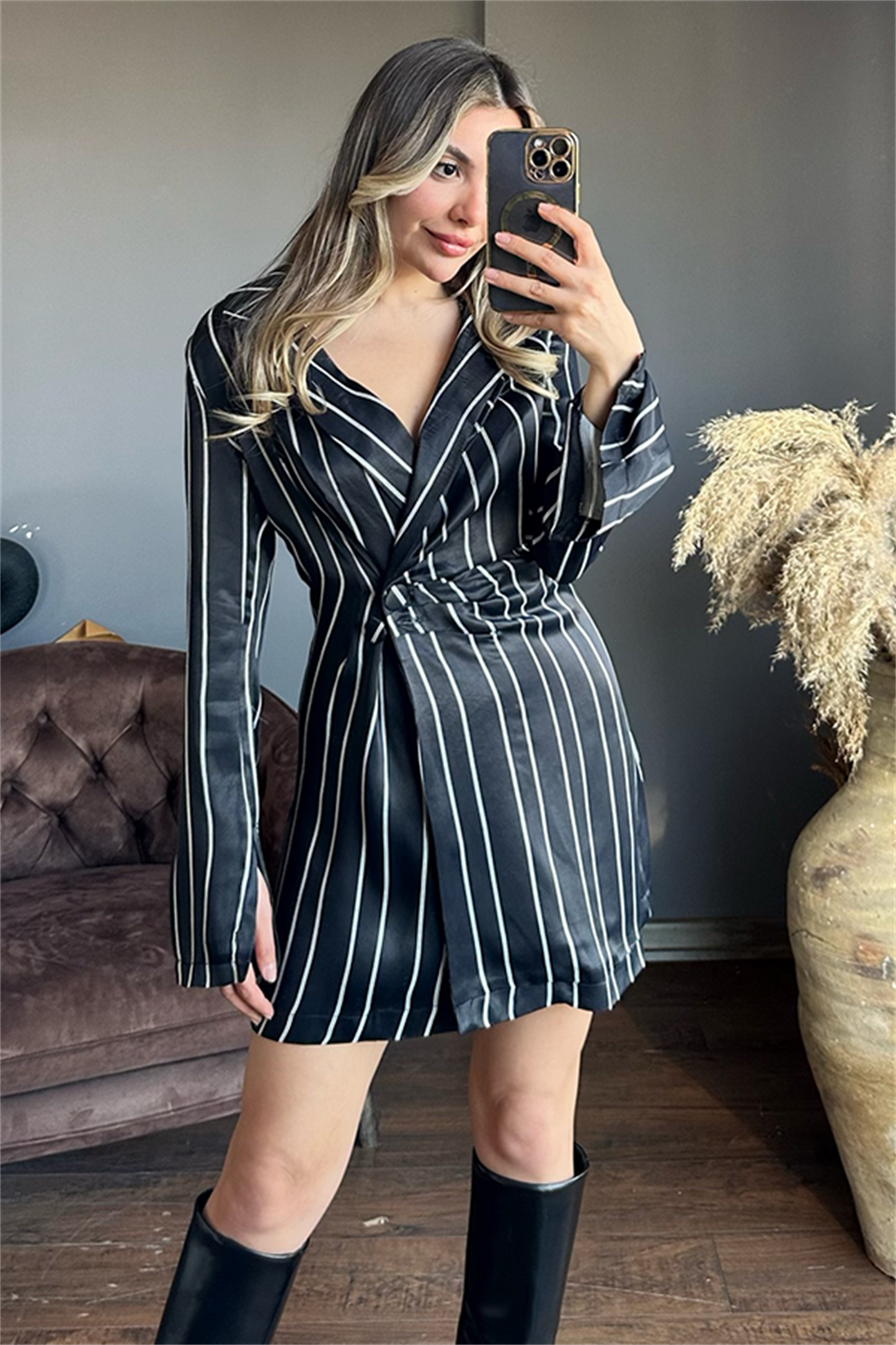 Beyaz çizgili lacivert saten blazer ceket