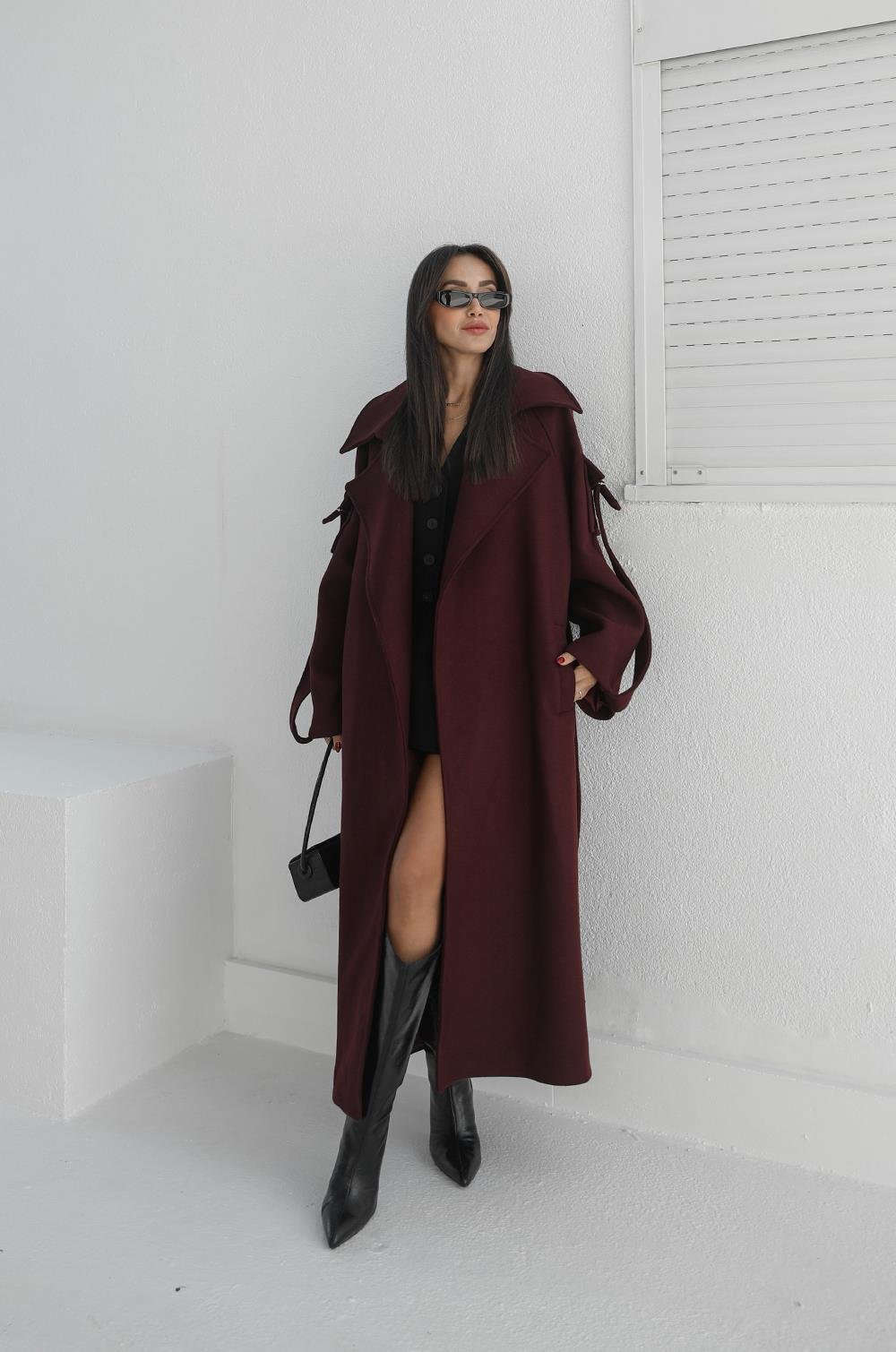 BORDO HILDA KOLLARI CEP DETAYLI KAŞE KABAN