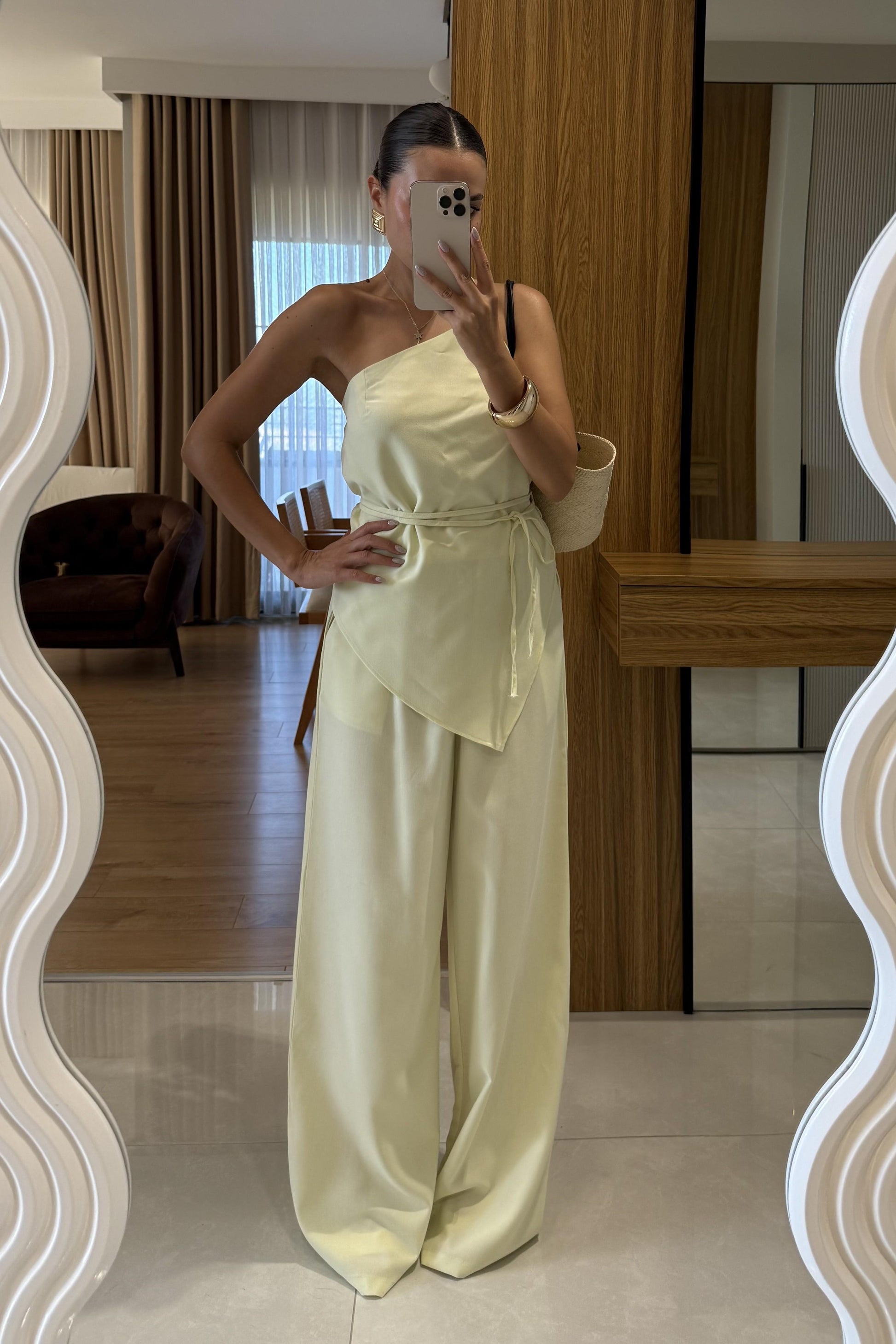 Casandra Sarı Tek Omuz Askılı Straplez Bluz Takım