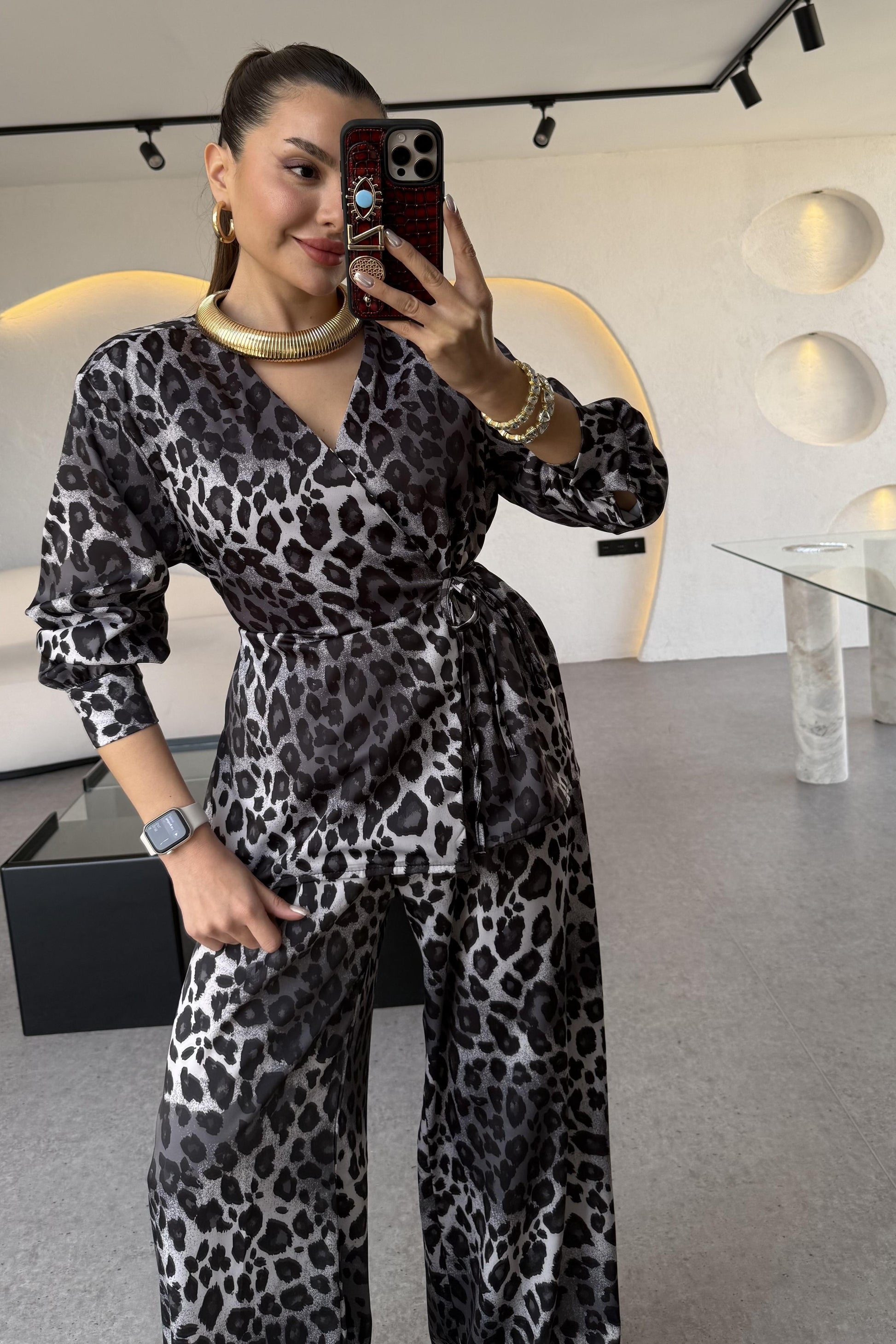 Castro Siyah Saten Leopar Takım