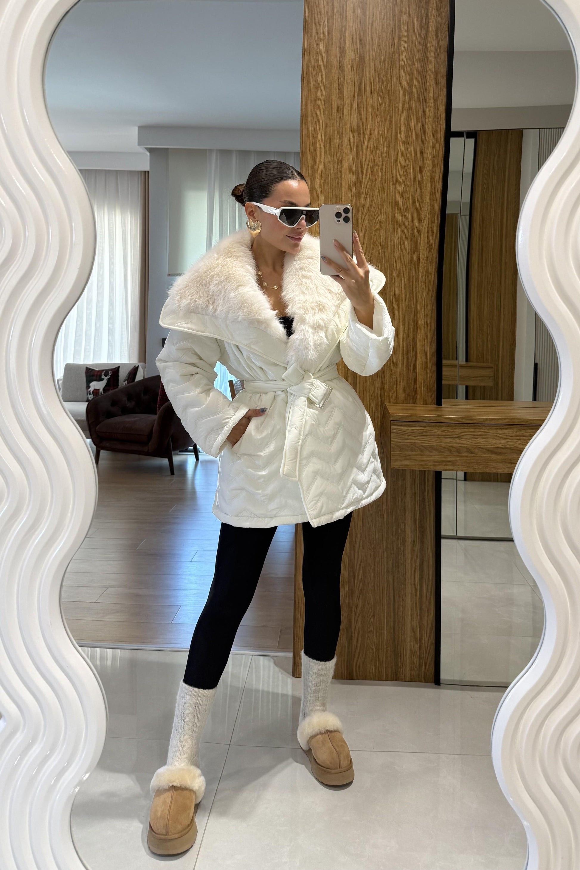 Colmar Beyaz Kürklü Kemerli Şişme Mont