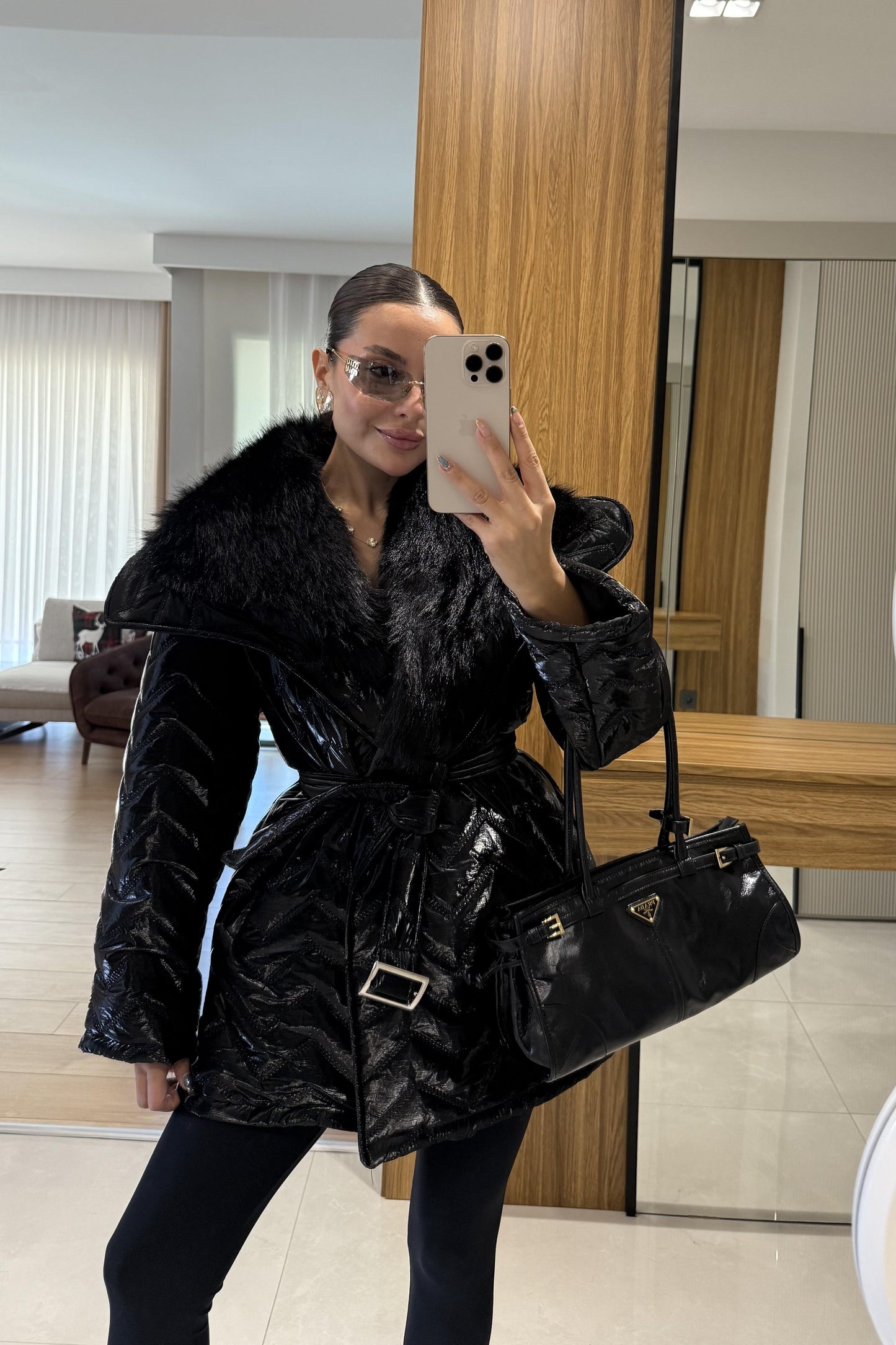 Colmar Siyah Kürklü Kemerli Şişme Mont