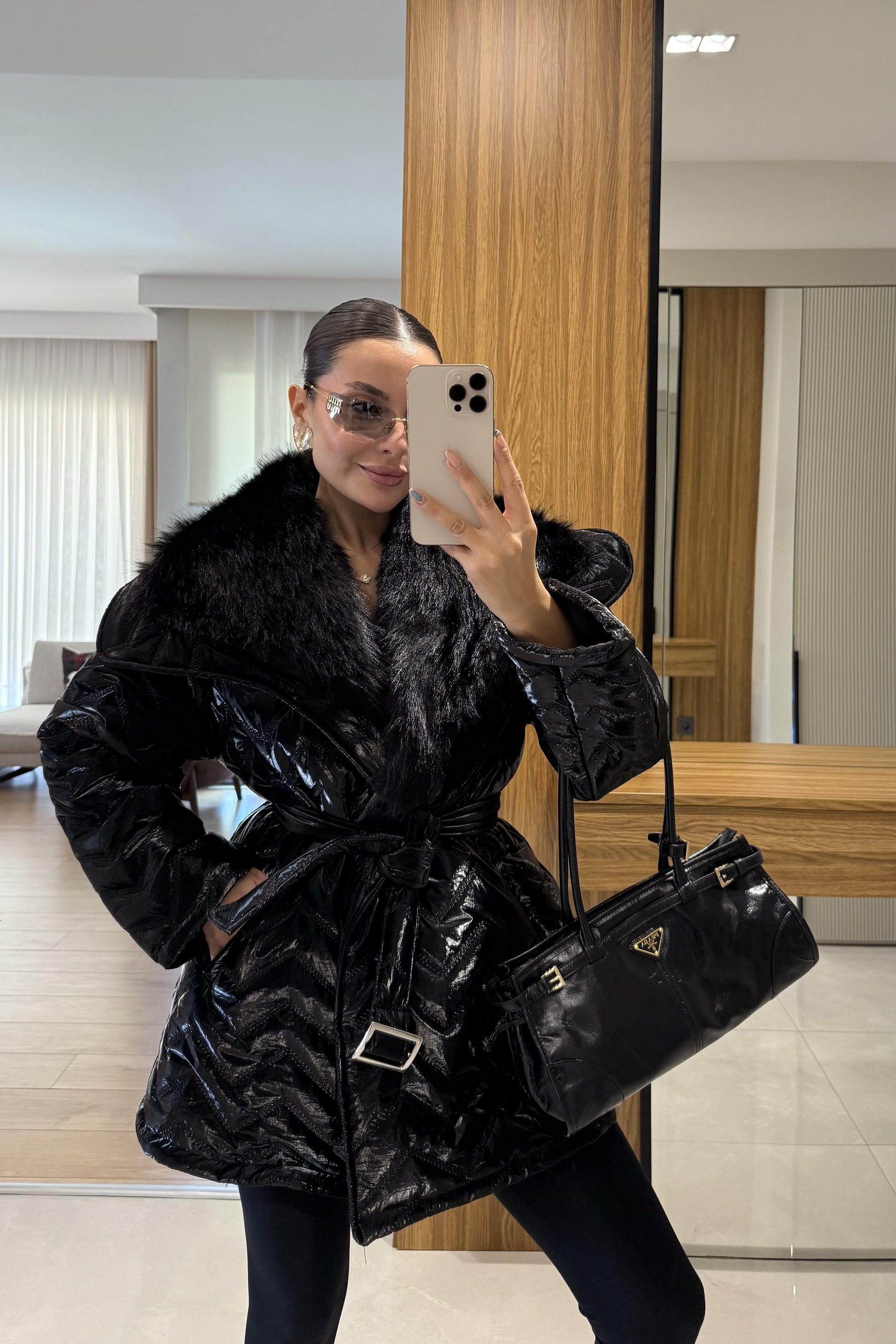 Colmar Siyah Kürklü Kemerli Şişme Mont