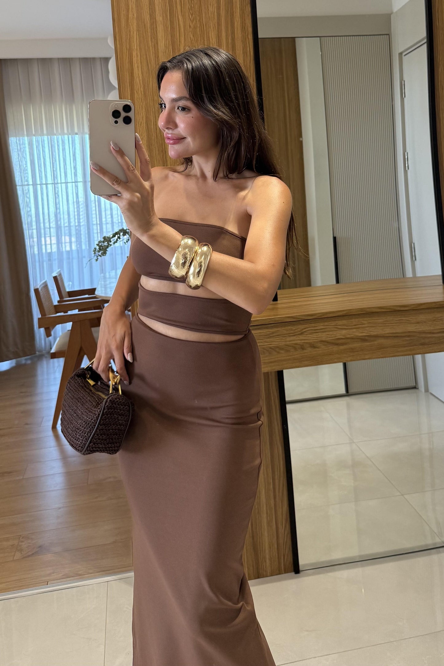 Dina Kahve Dekolte Detaylı Bedeni Saran Elbise
