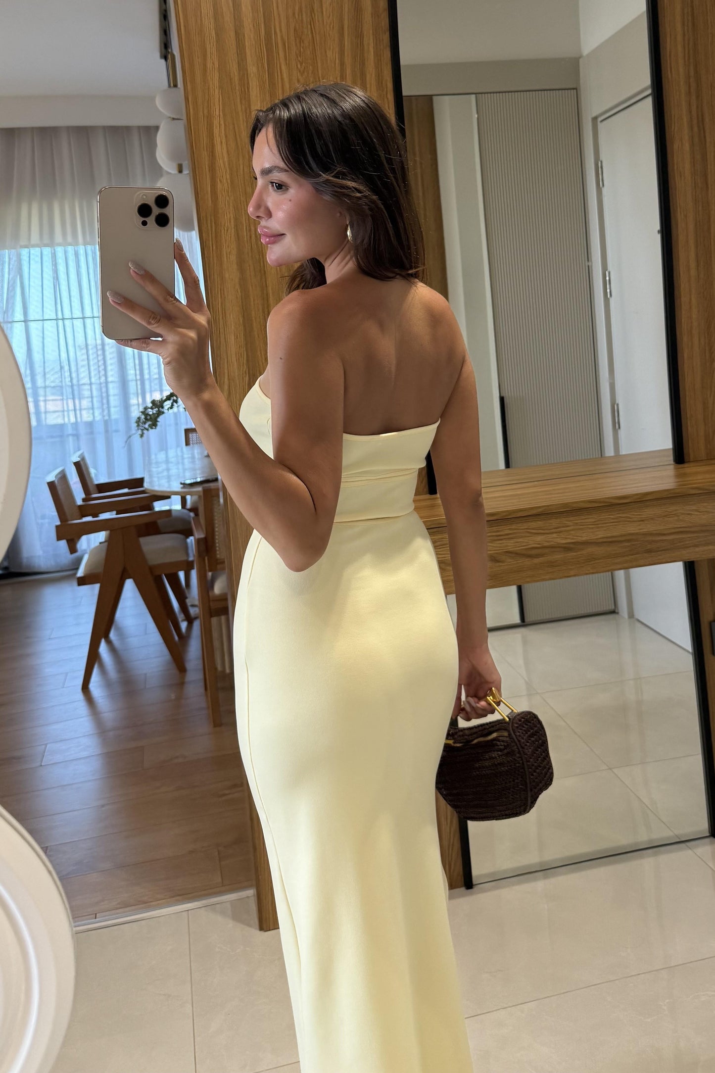 Dina Sarı Dekolte Detaylı Bedeni Saran Elbise