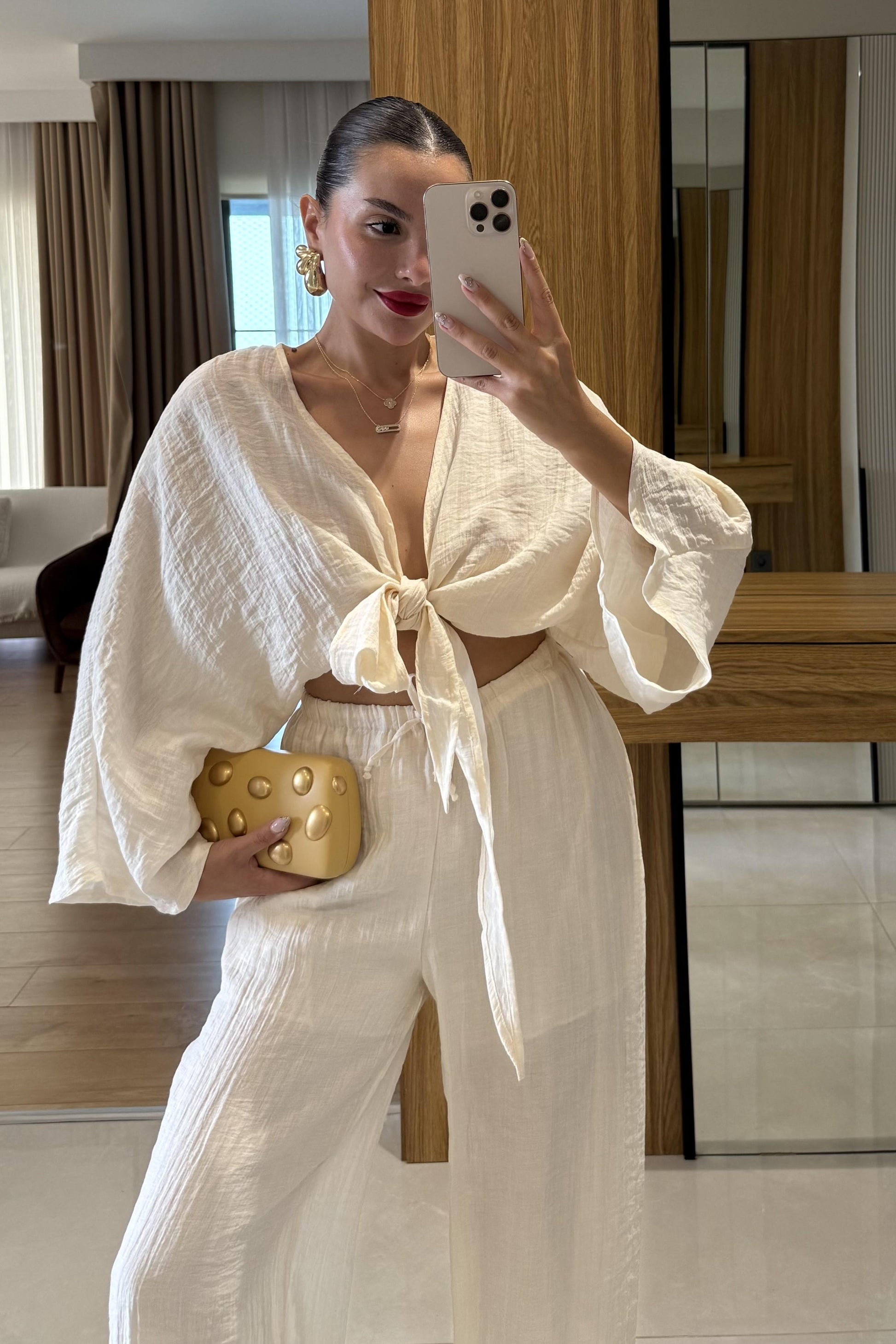 Diora Krem Bağlamalı Astarlı Takım