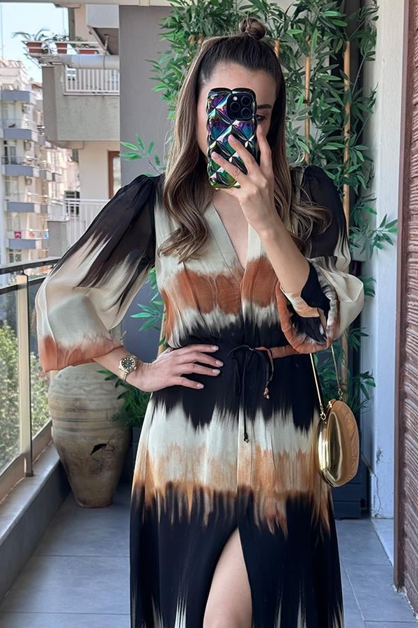 Dorene Yırtmaçlı Batik Desenli Elbise
