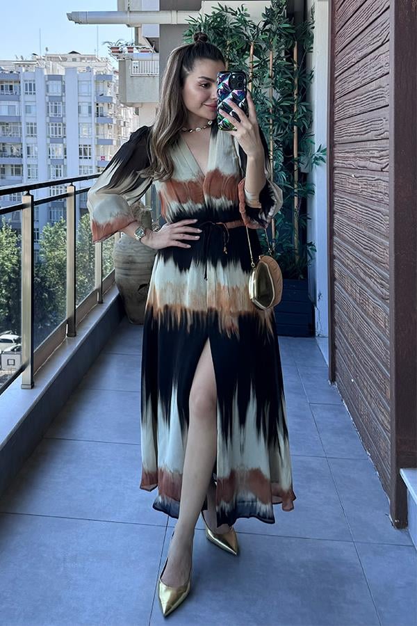Dorene Yırtmaçlı Batik Desenli Elbise