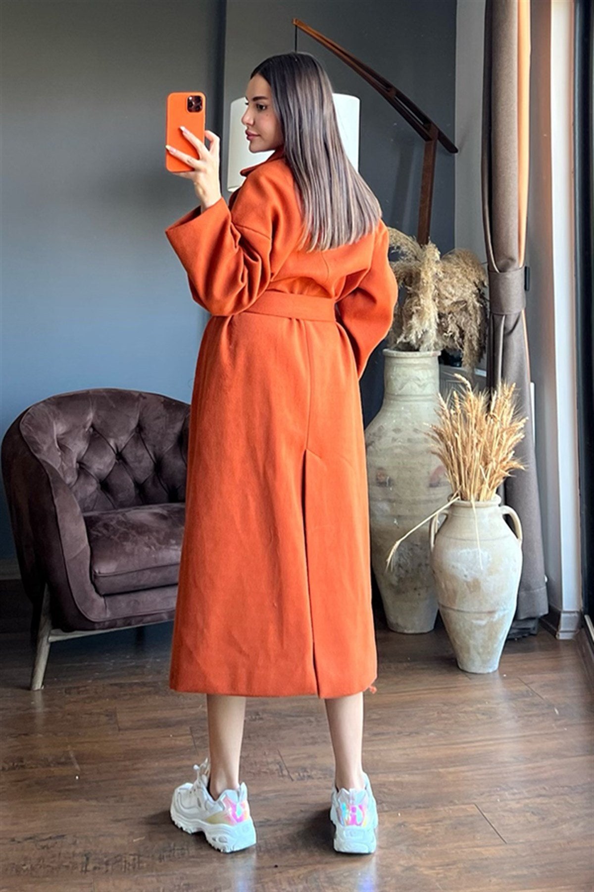 Dört düğme detaylı kiremit renk kaşe kaban