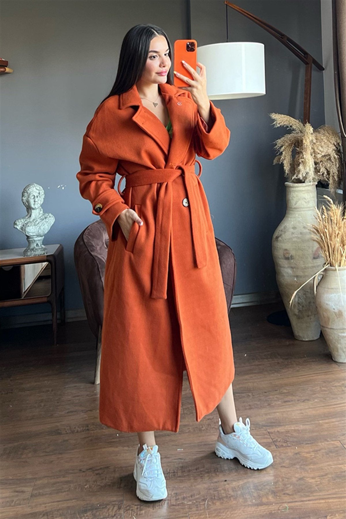 Dört düğme detaylı kiremit renk kaşe kaban