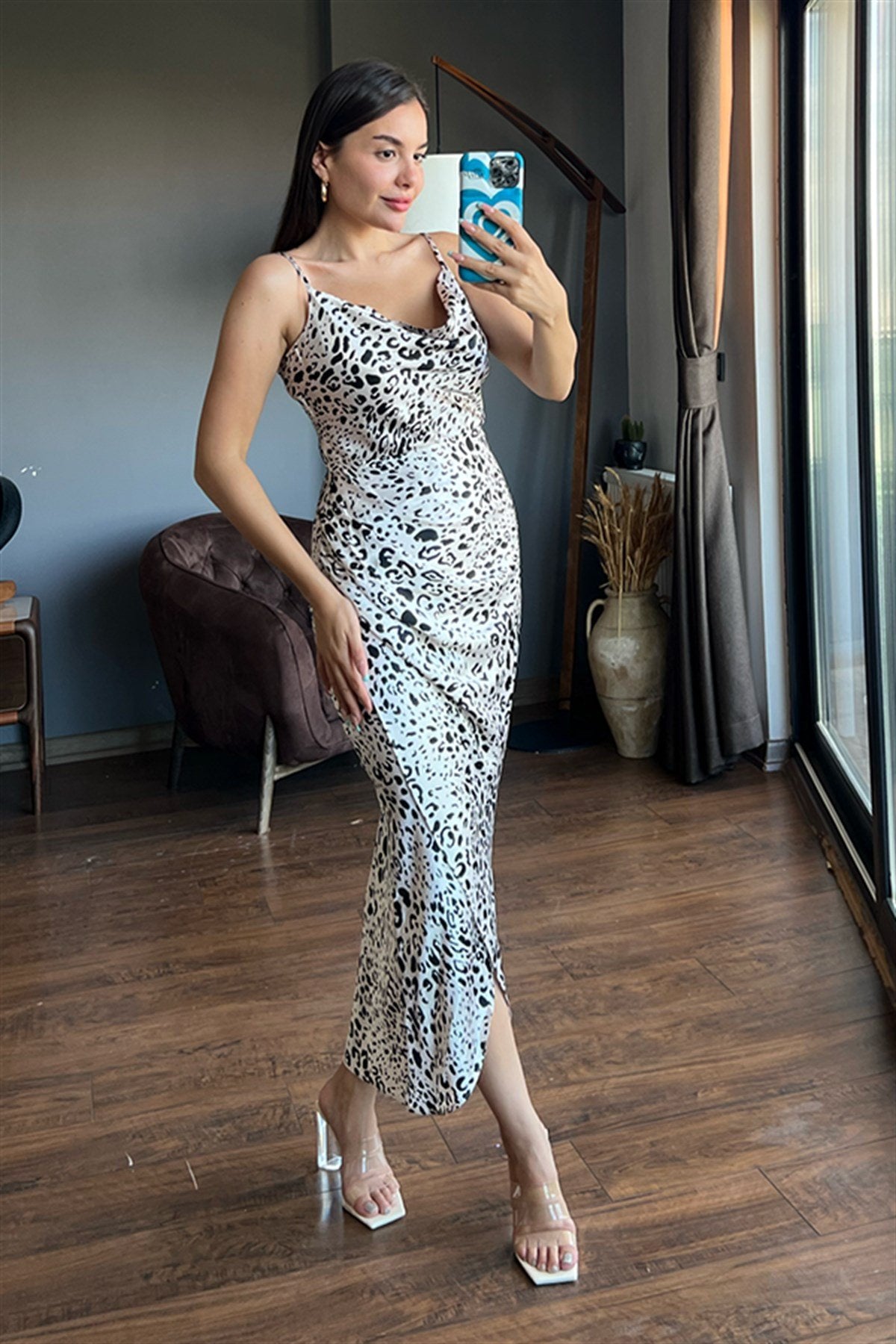 Ecru leopard saten elbise