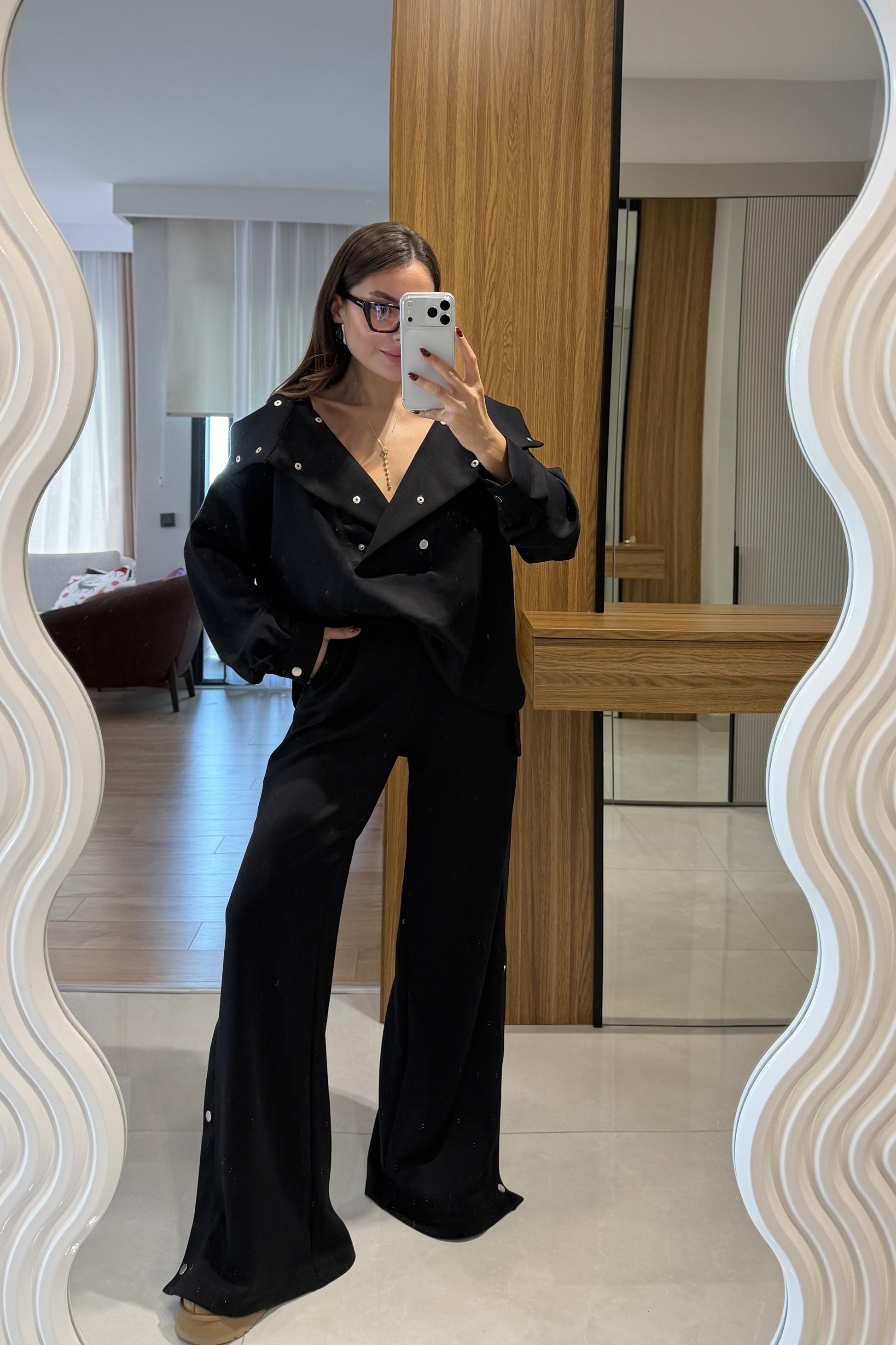 Elara Siyah Modal Çıtçıt Detaylı Takım