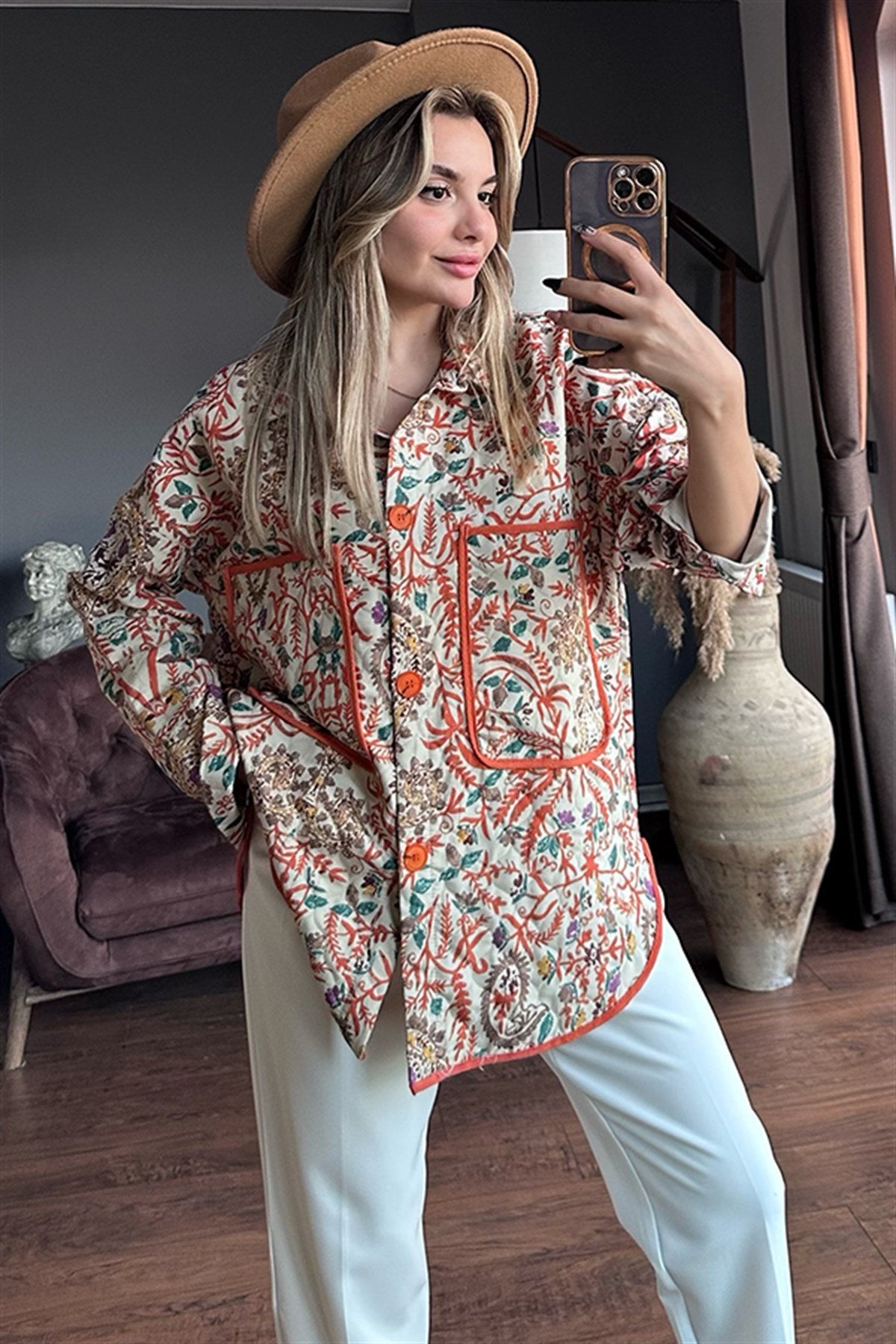 Etnik desenli kapitone ceket