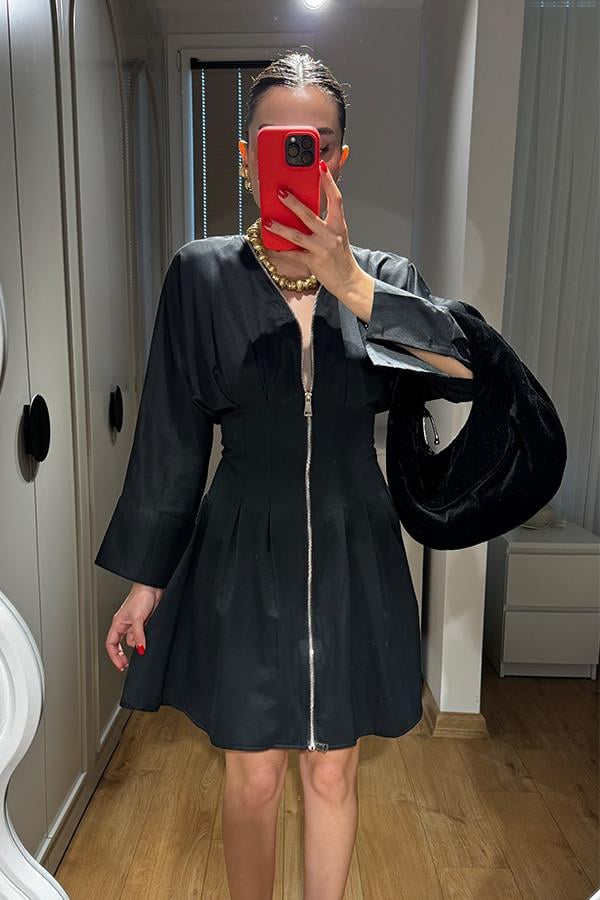 Faylinn Korse Detaylı Fermuarlı Siyah Elbise