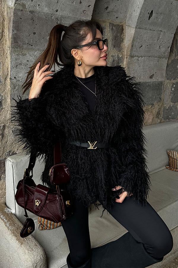 Franziska Kabarık Tüylü Siyah Kürk