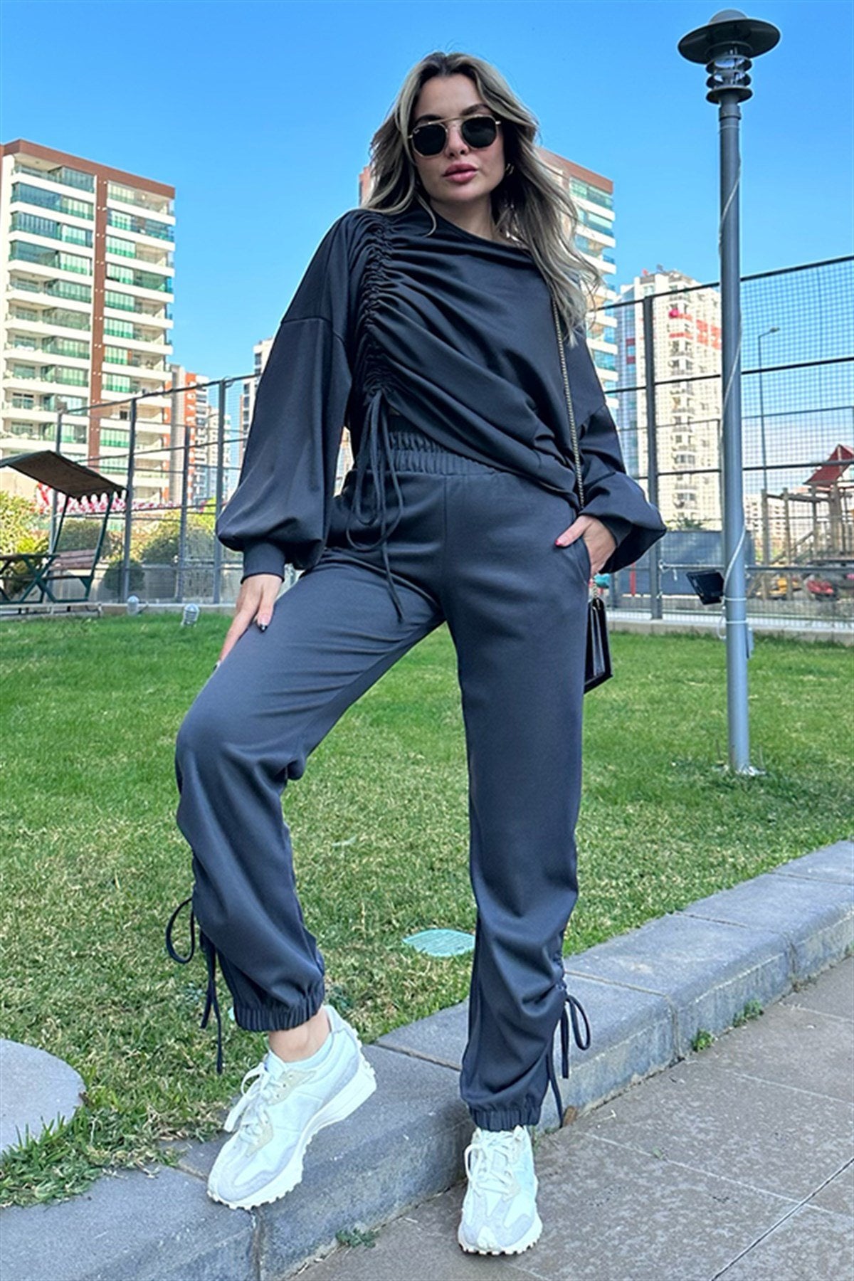 Füme büzgü detaylı tasarım eşofman takımı