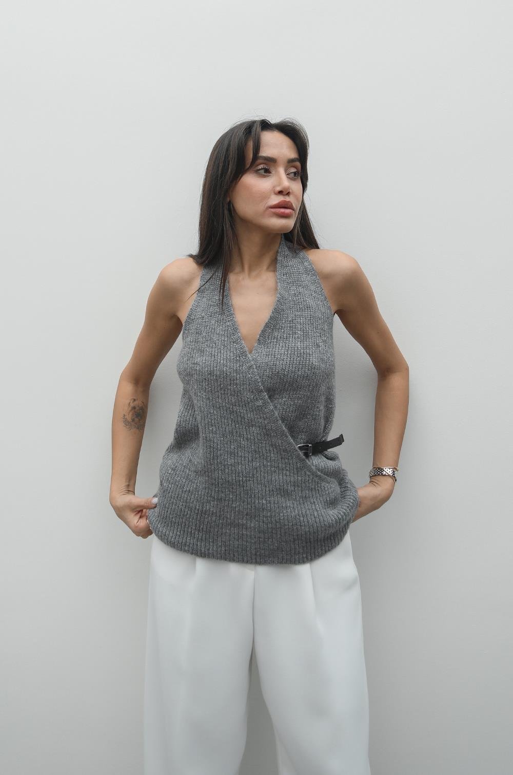 GRI YANDAN KEMERLI TRIKO YELEK