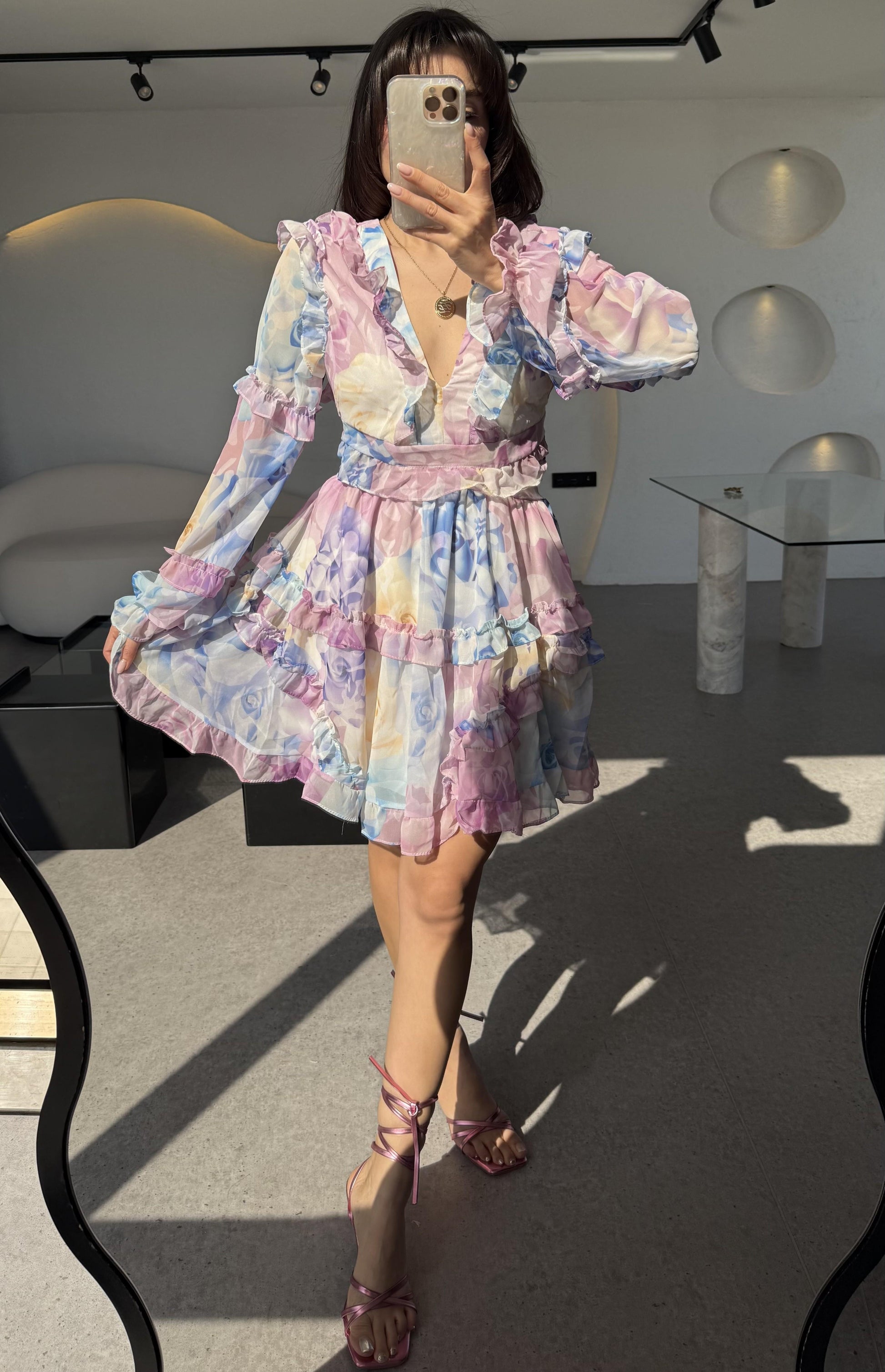 Isabell Mavi Arkası Dekolteli Çiçek Desen Elbise