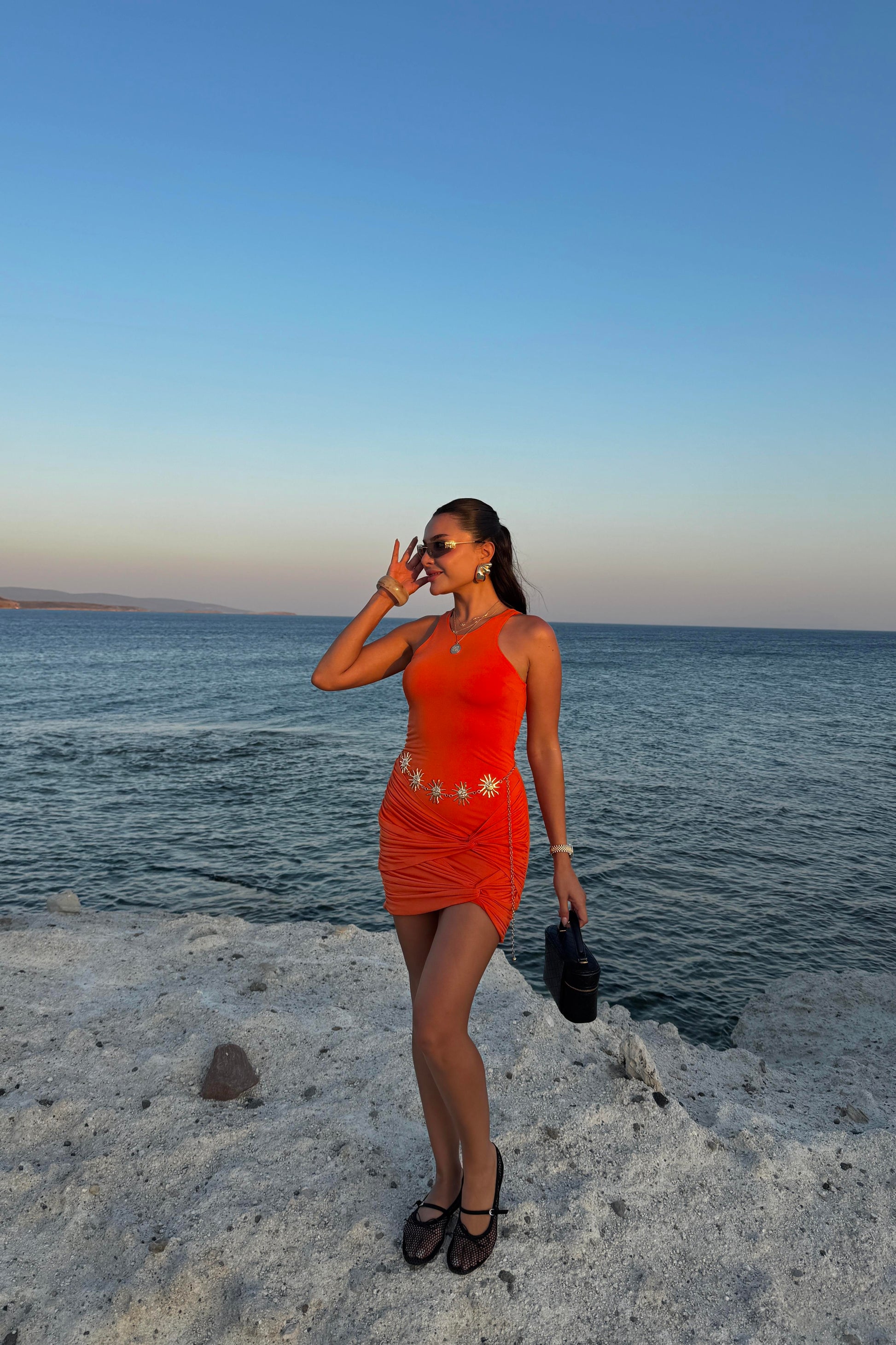 Isla Turuncu Vücudu Saran Mini Elbise