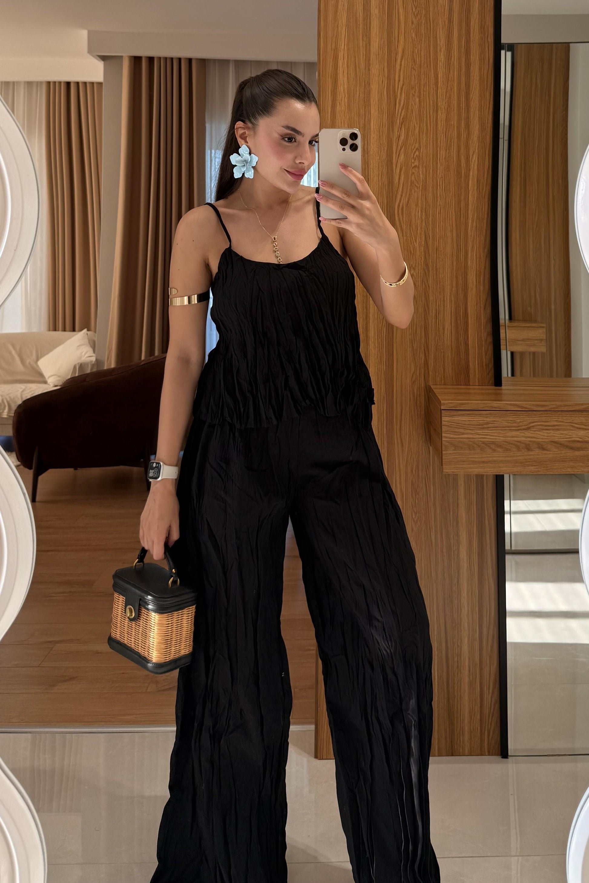 Jolanka Siyah Kırışık Model Askılı Takım