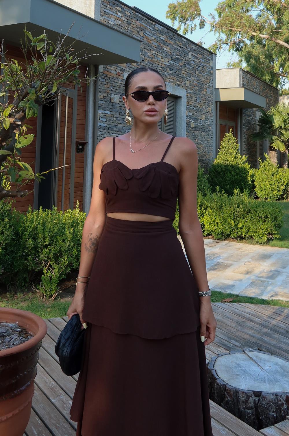 KAHVERENGI ÇIÇEK DETAYLI CROP ETEK KETEN TAKIM