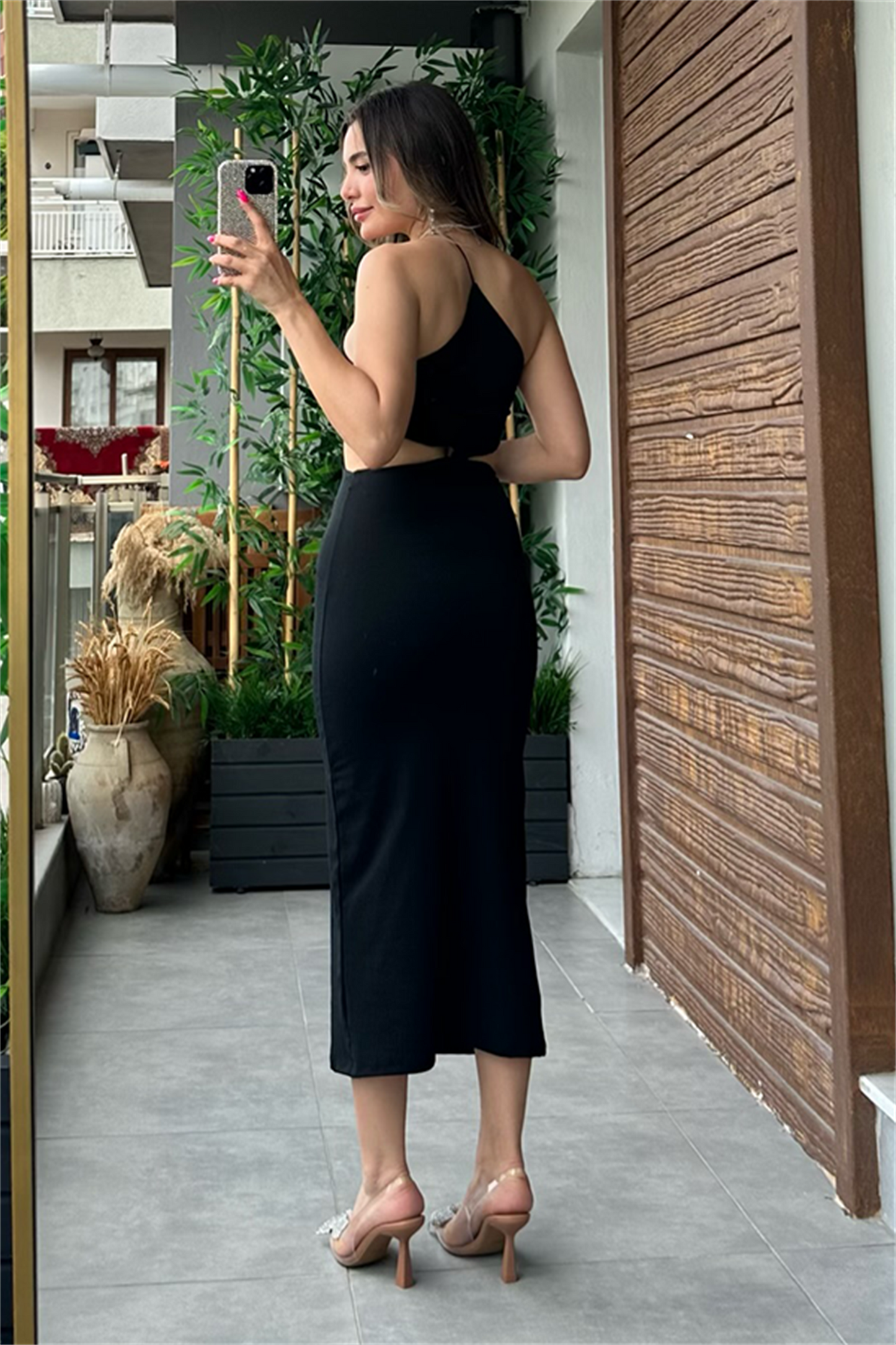 Katie yanları dekolteli siyah kalem elbise