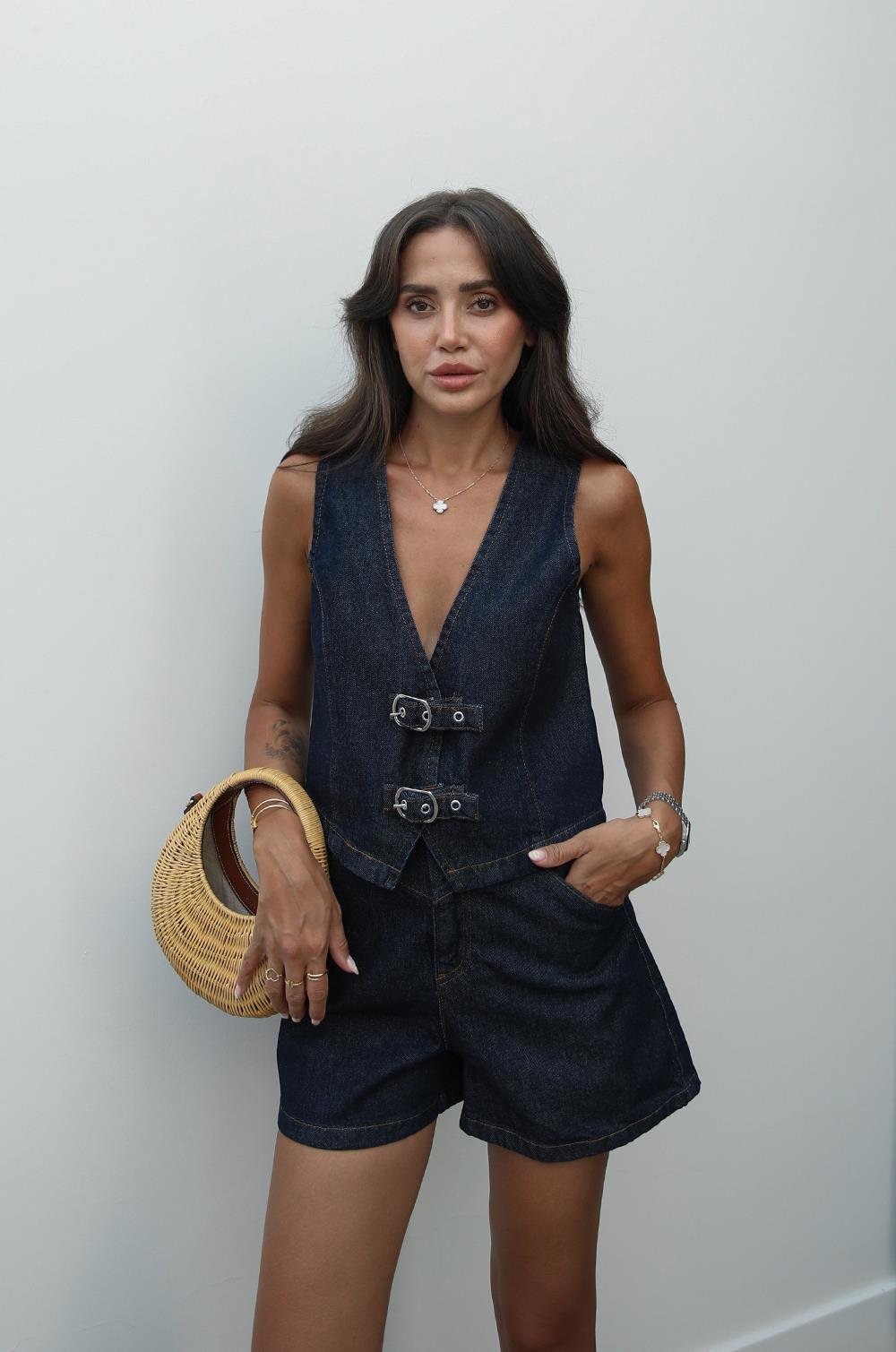KOYU LACIVERT KEMER DETAYLI YELEK ŞORT DENIM TAKIM