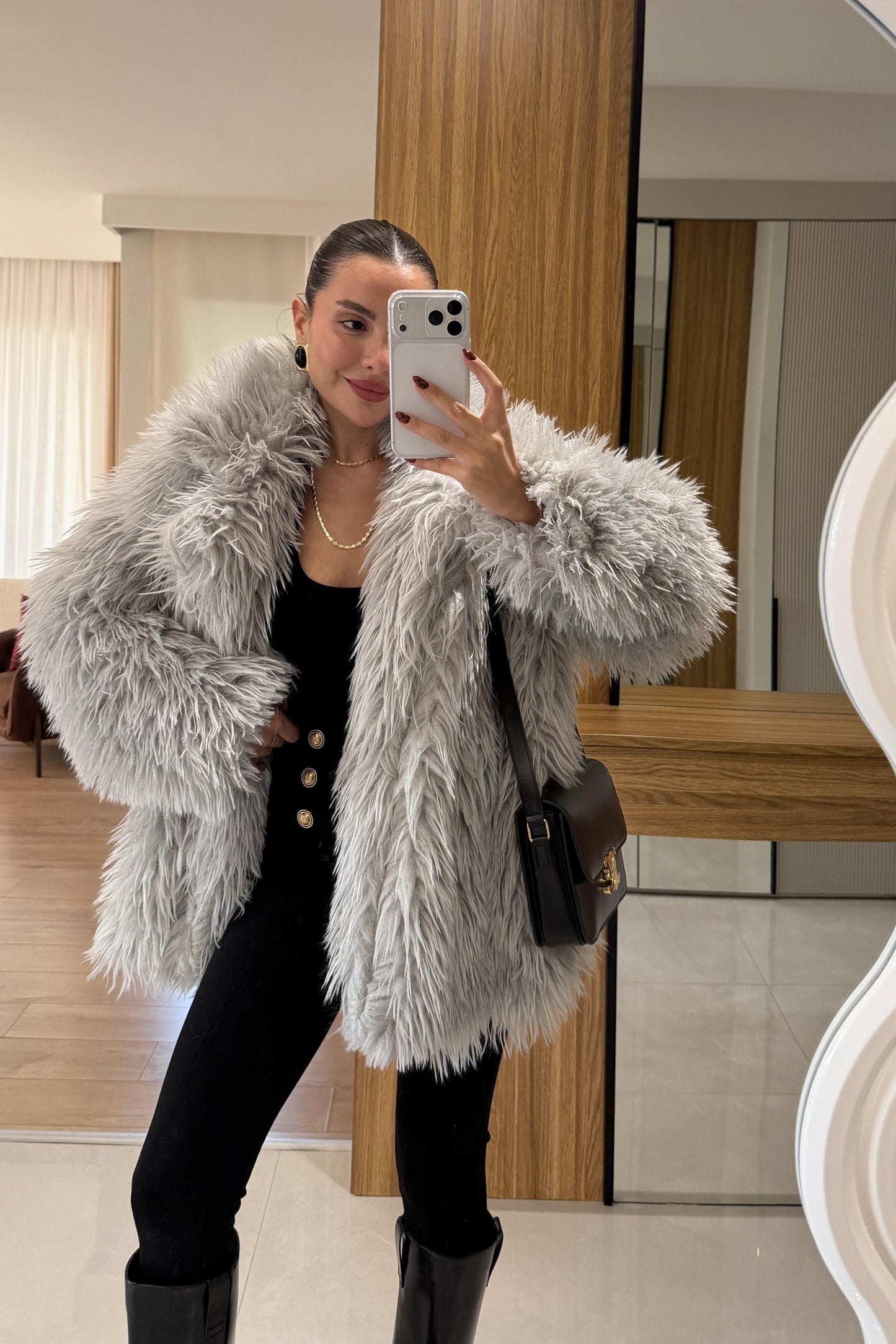 Lilya Gri Kabarık Tüylü Kürk