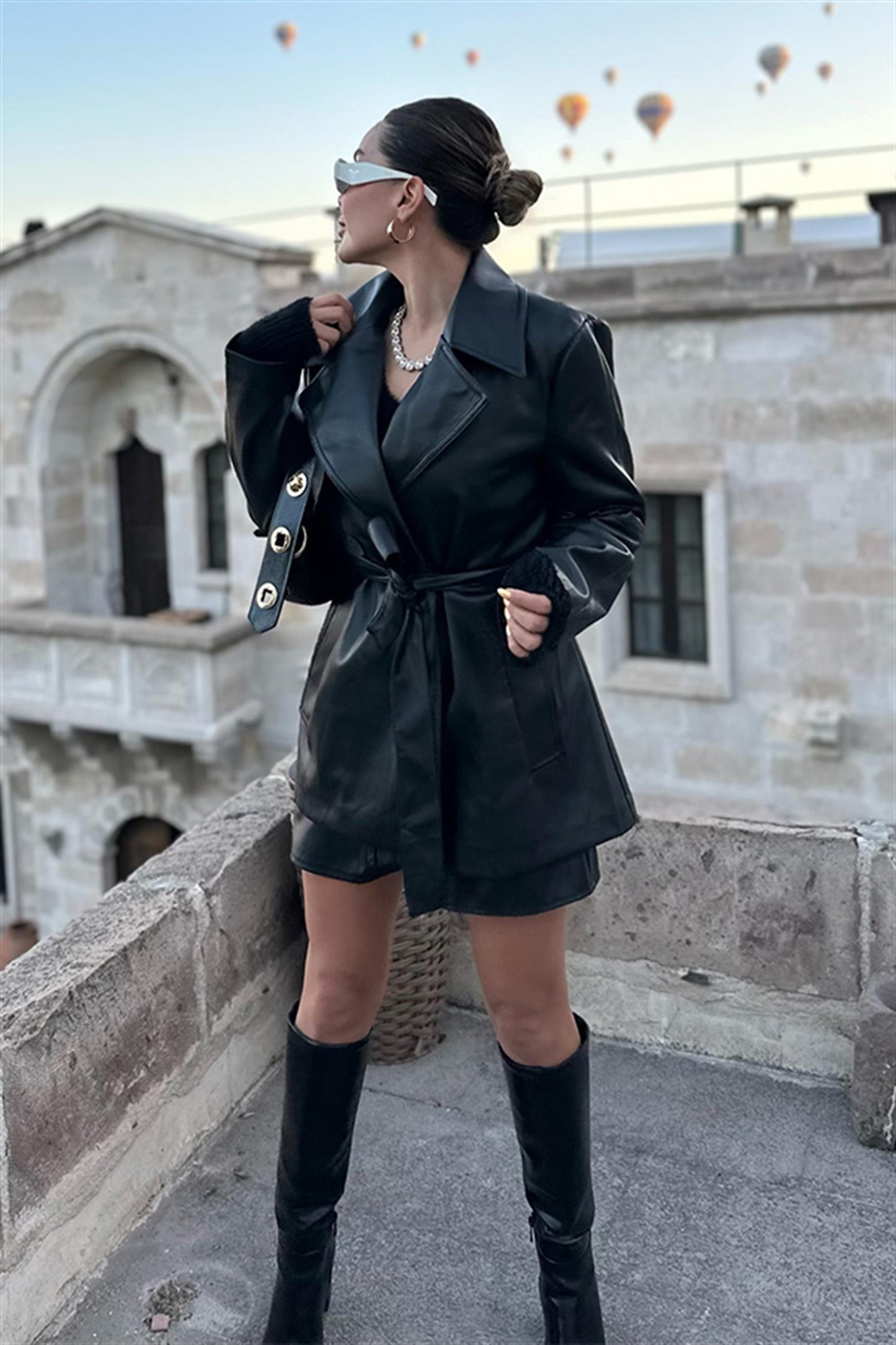 Lizzie Kemerli Siyah Deri Trenç