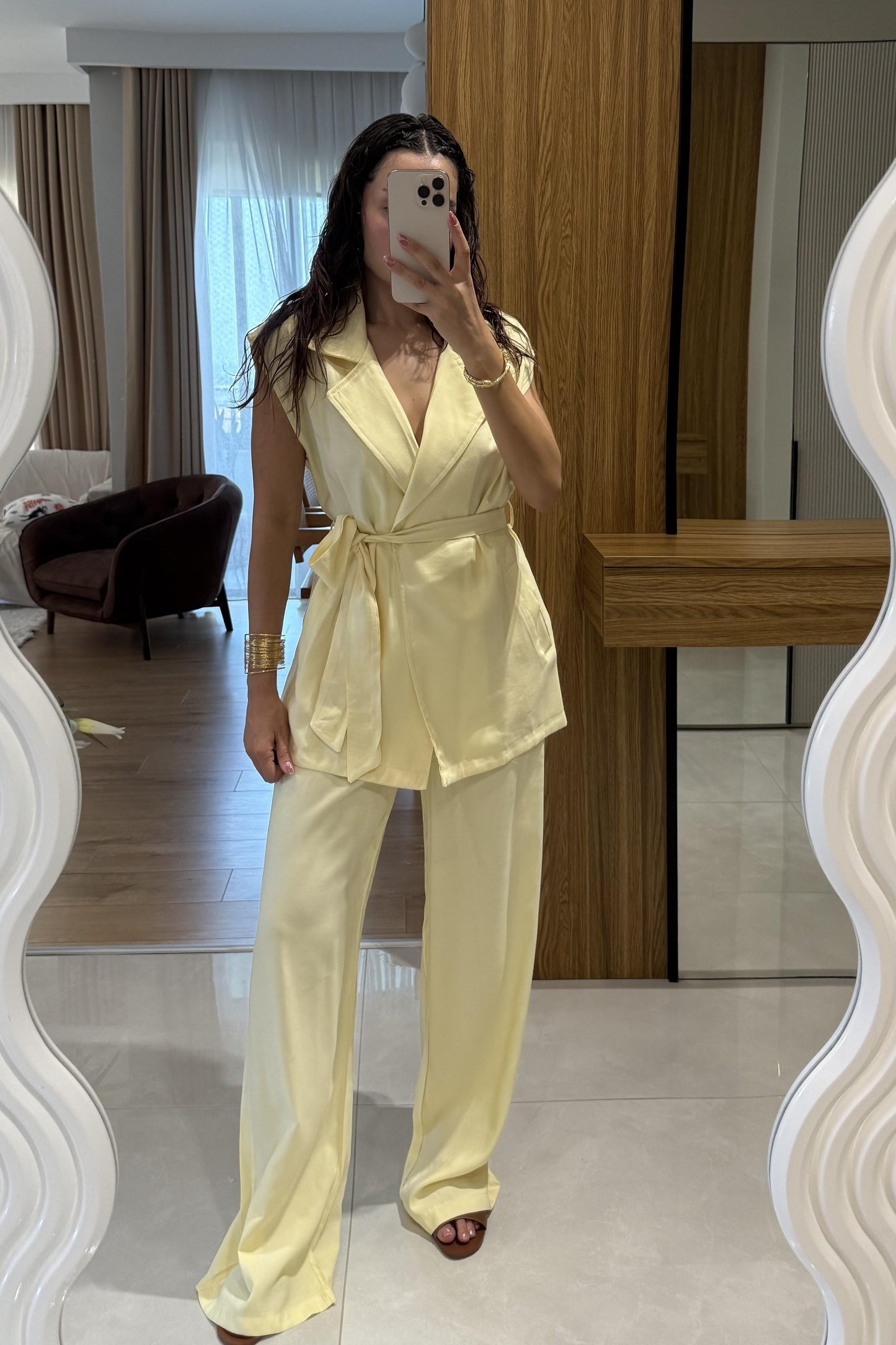 Lucie Sarı Kuşaklı Yelekli Takım