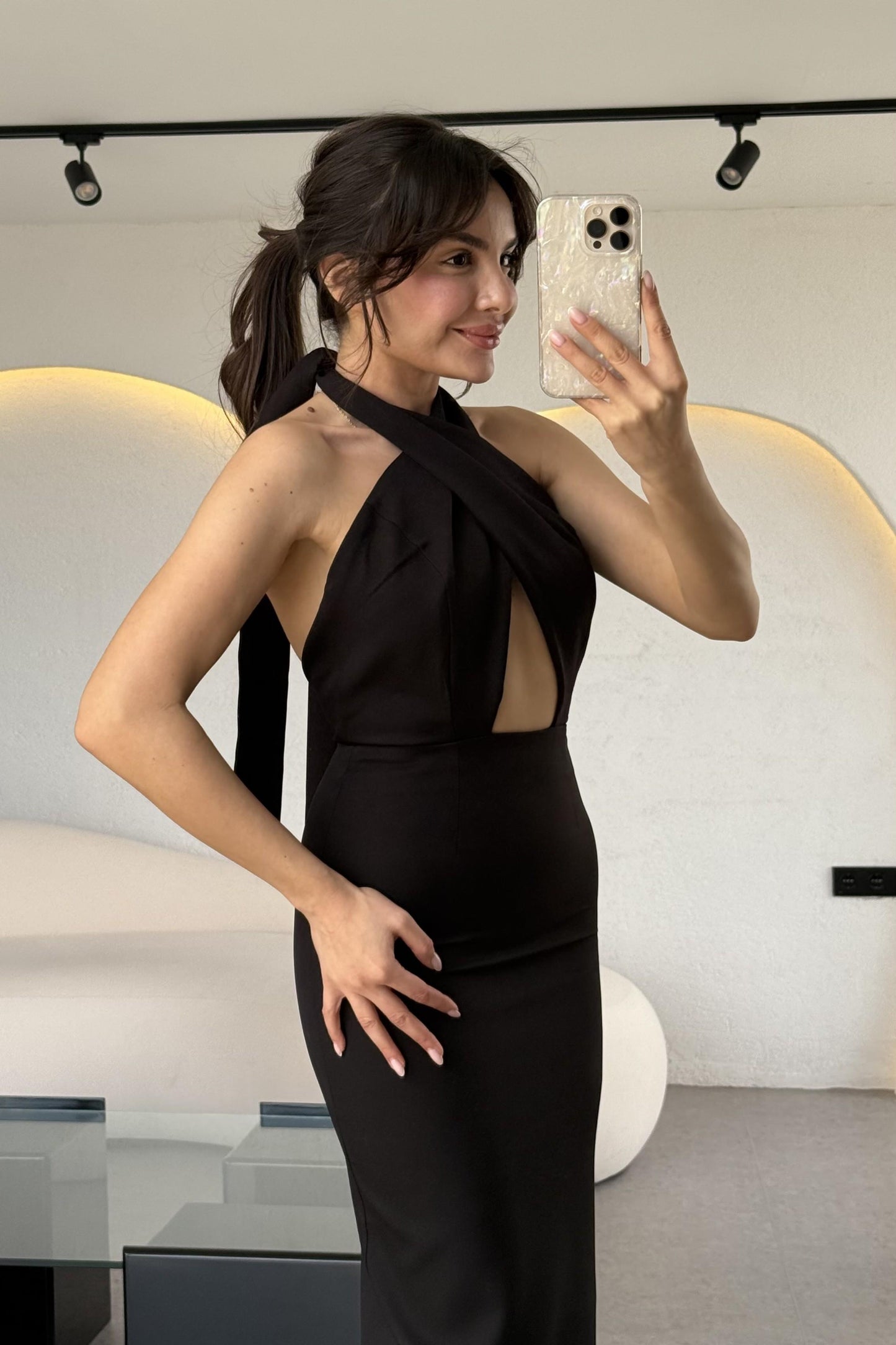 Lusinda Sırt Dekolteli Çapraz Yaka Tasarım Elbise