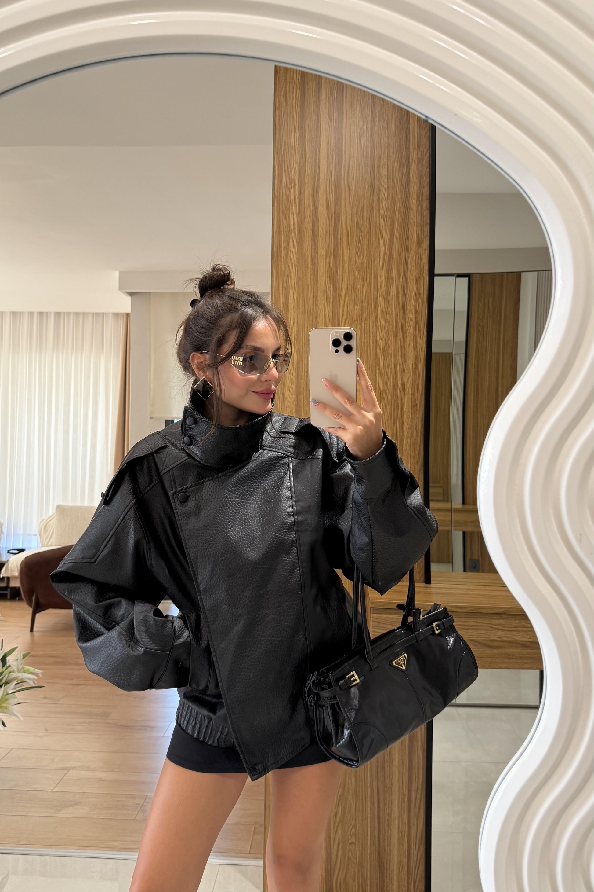 Macoron Siyah Pütürlü Deri Ceket