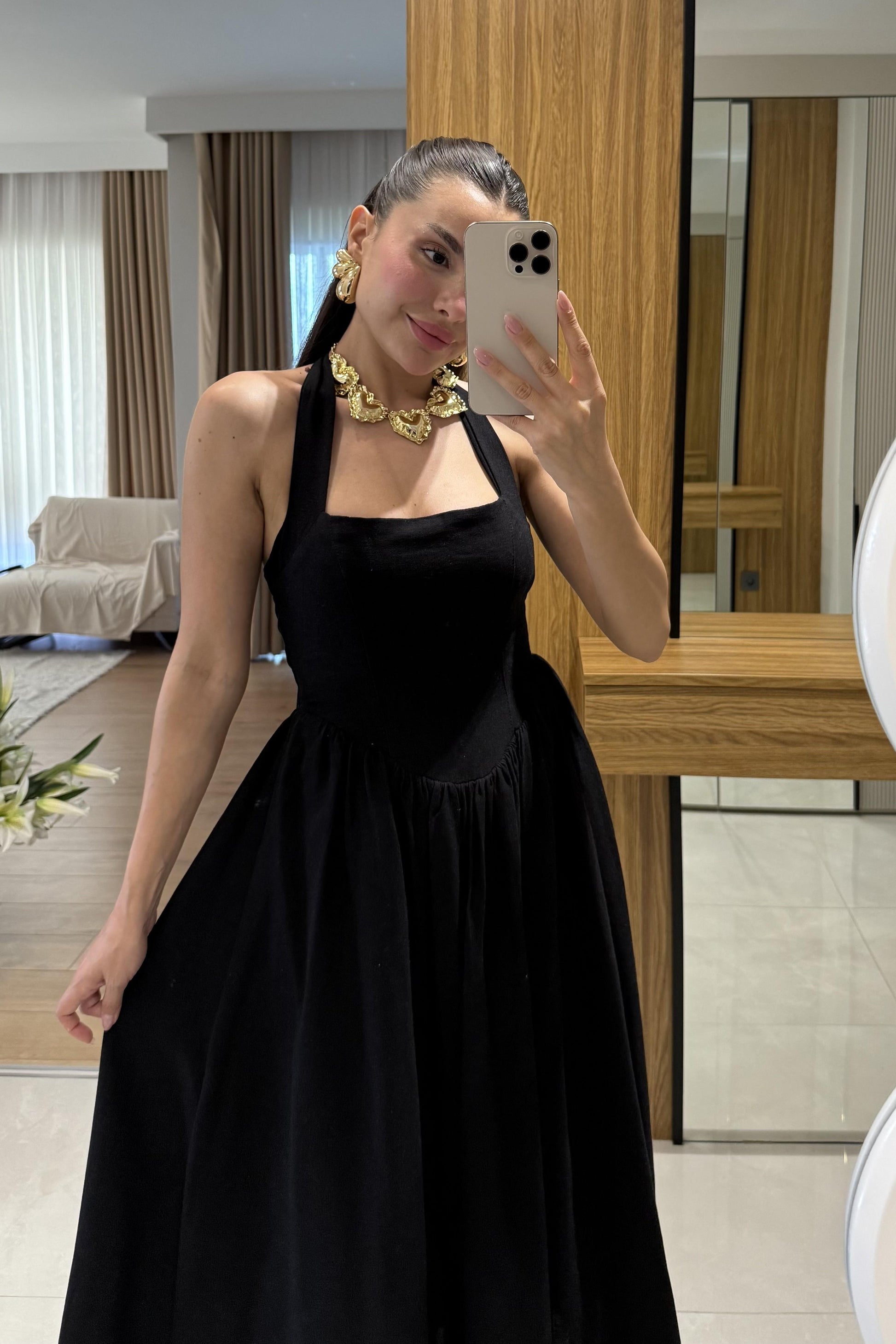 Maison Siyah Boyundan Bağlamalı Keten Elbise