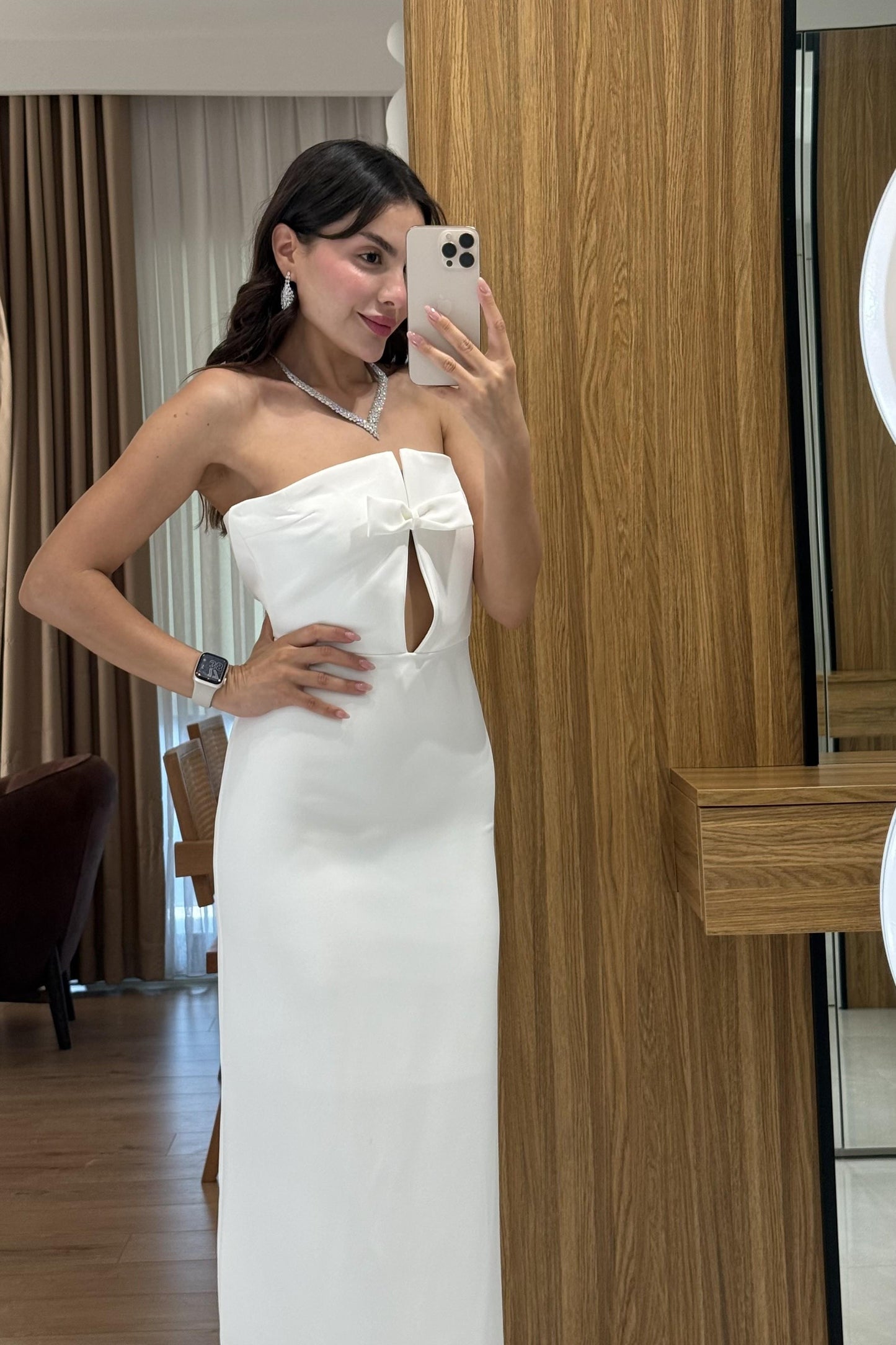 Marlowe Beyaz Şık Fiyonklu Elbise